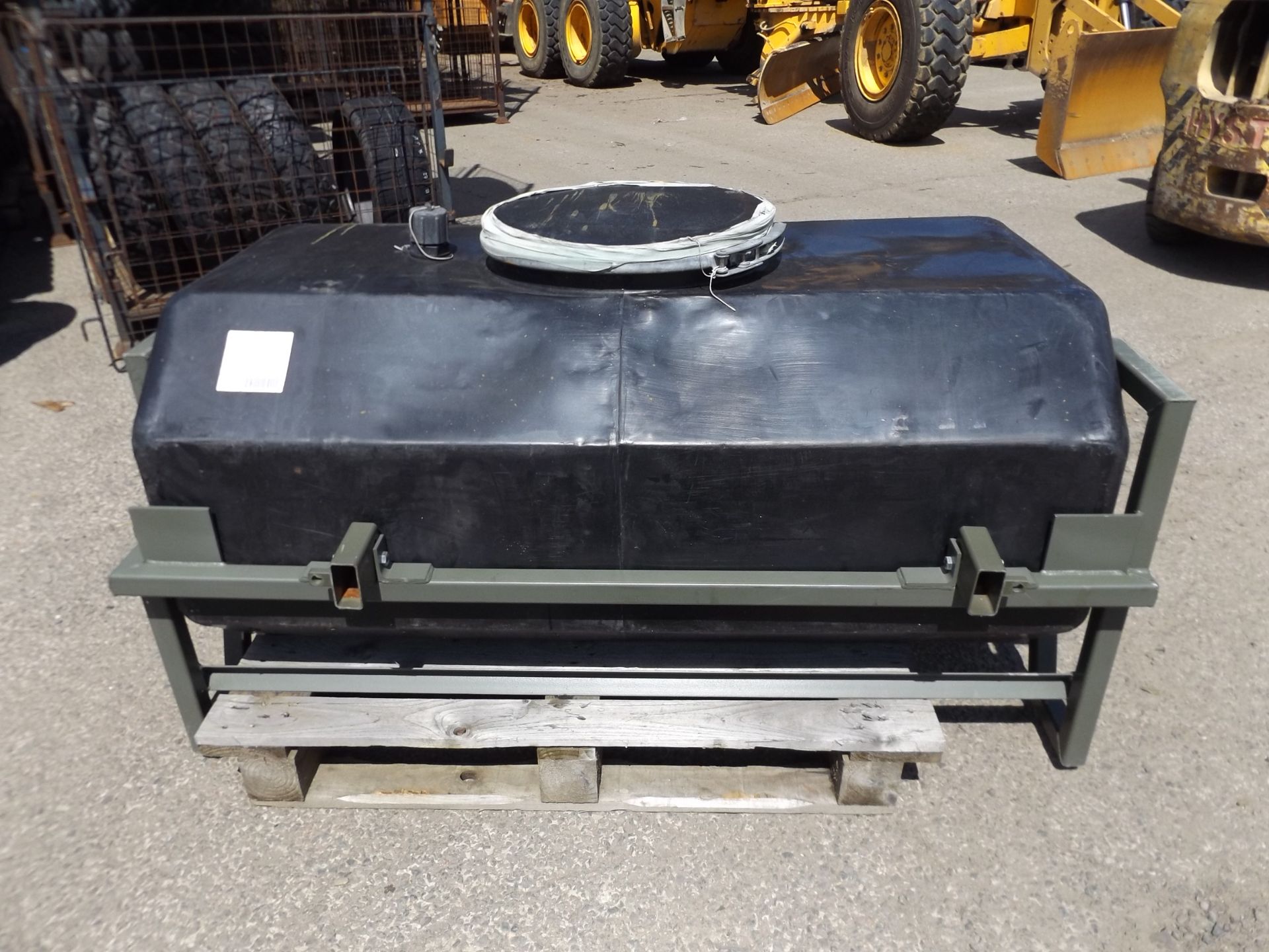 100 Gallon Trailer Mountable water tank with frame