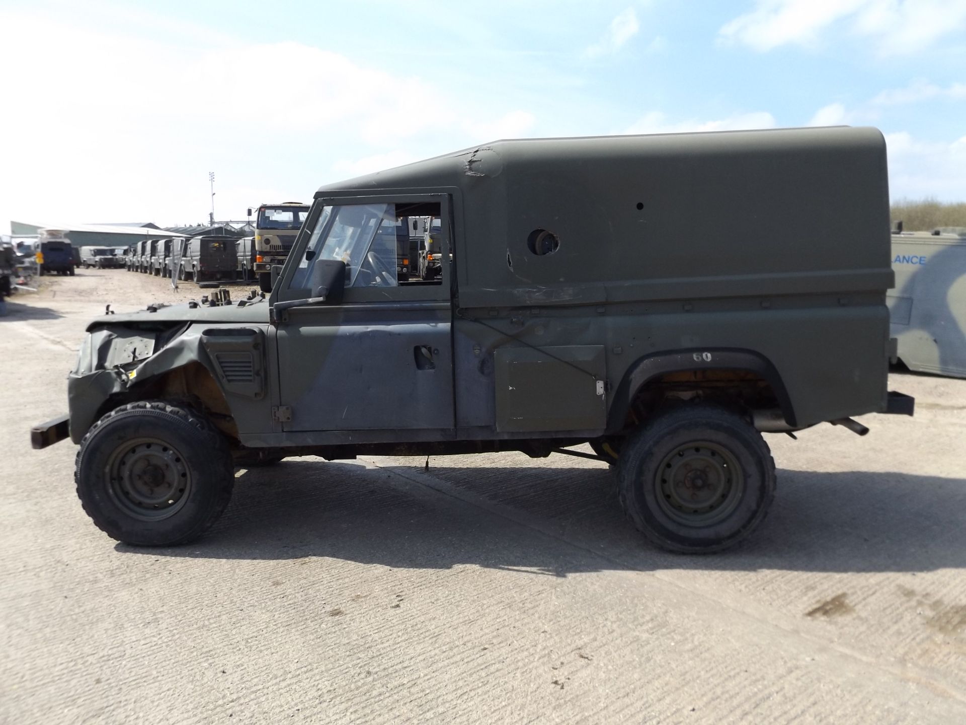 Land Rover Wolf 110 Soft Top suitable for spares or repairs - Bild 4 aus 16