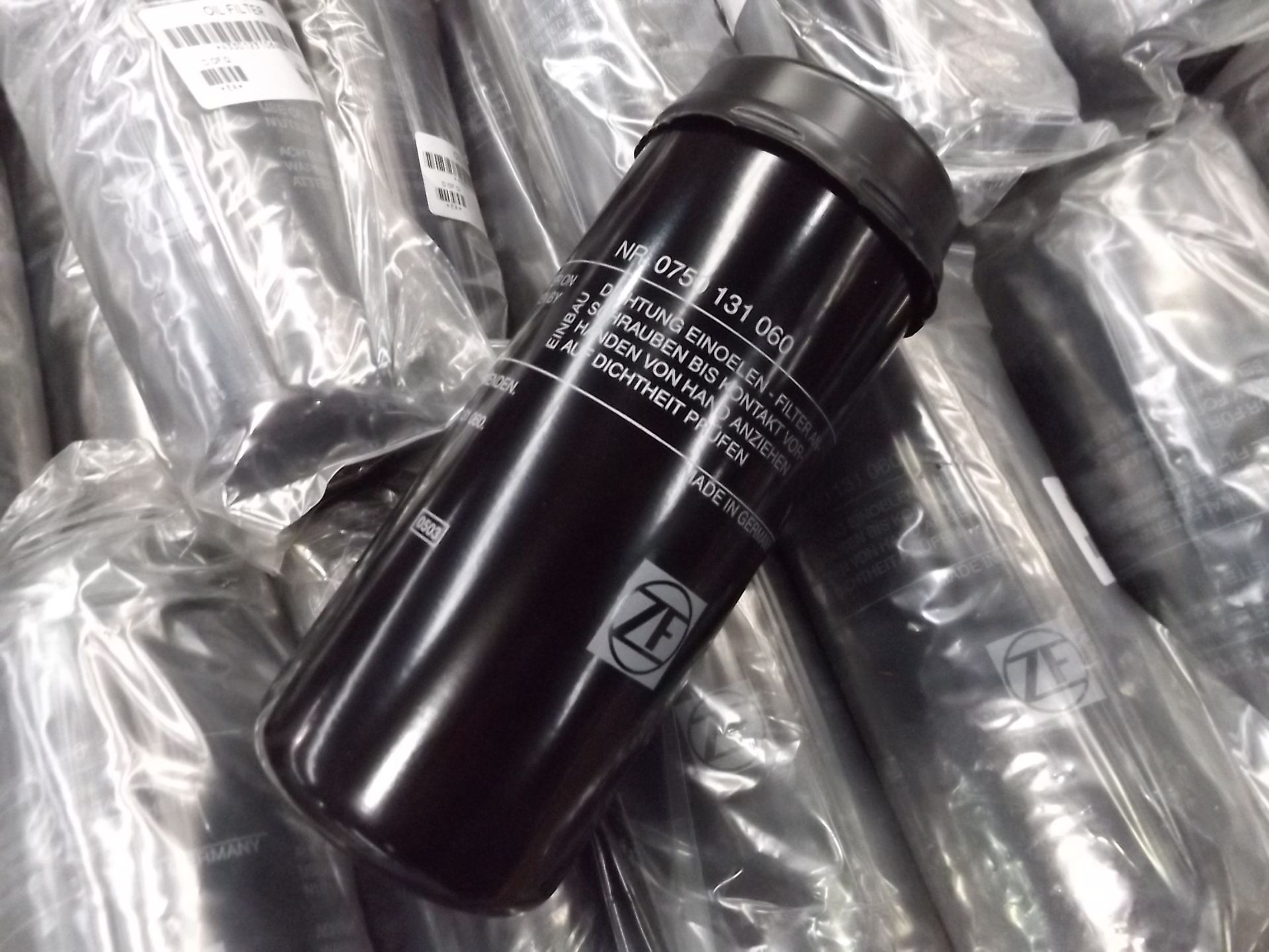 32 x ZF Transmission Hydraulic Filters P/No 0750131060 - Image 2 of 5