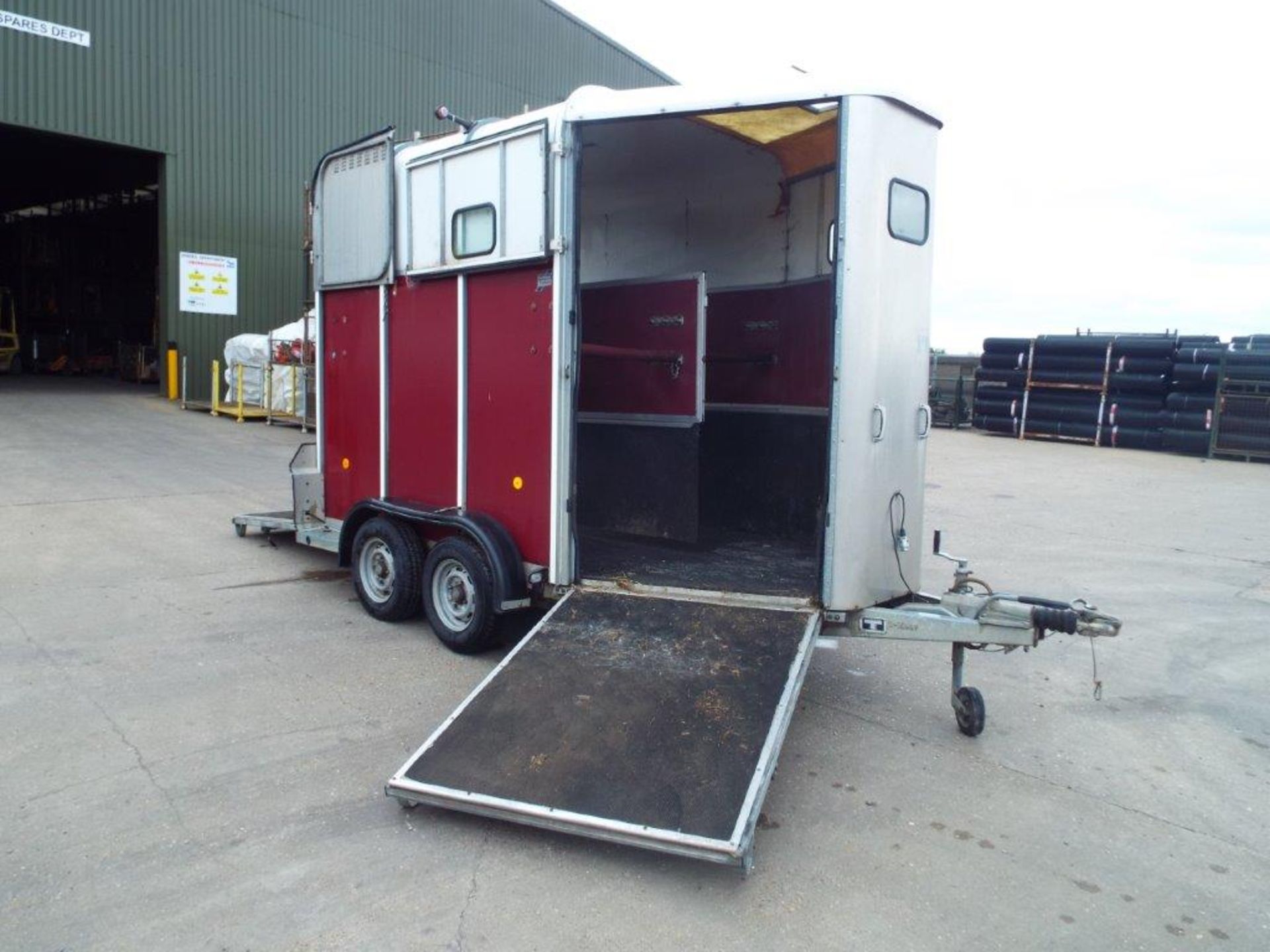 Ifor Williams HB510 Twin Axle 2 Horse Trailer - Image 2 of 25