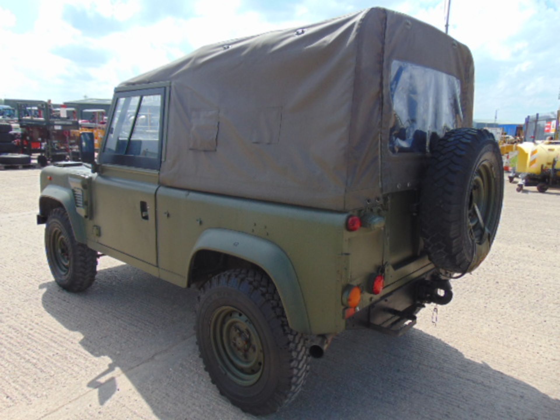 Land Rover Wolf 90 Soft Top - Image 5 of 24
