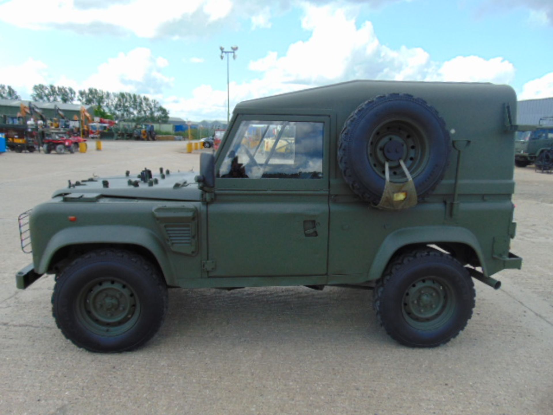 Military Specification Land Rover Wolf 90 Hard Top - Bild 4 aus 24