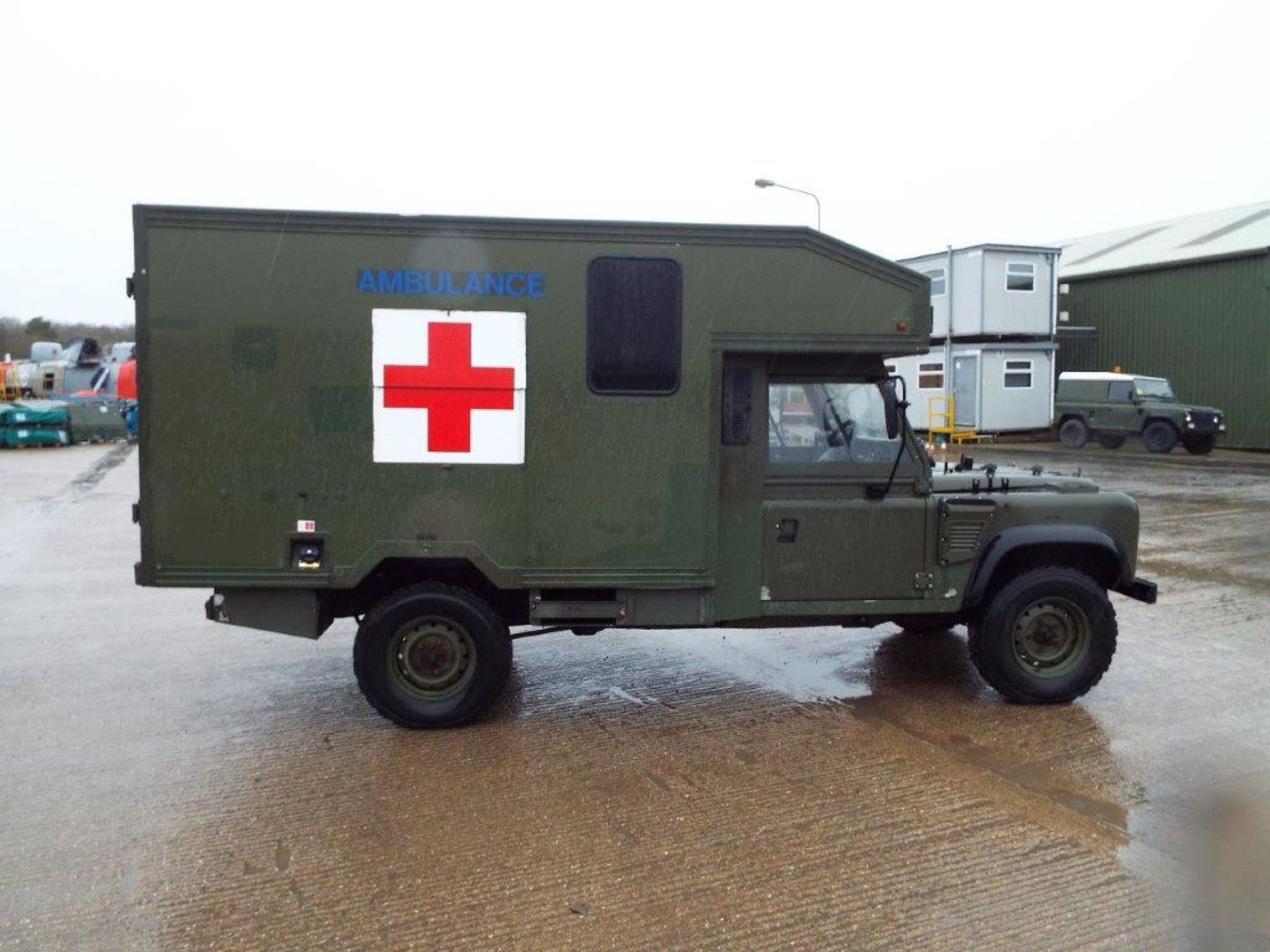 Military Specification Land Rover Wolf 130 Ambulance - Bild 8 aus 25