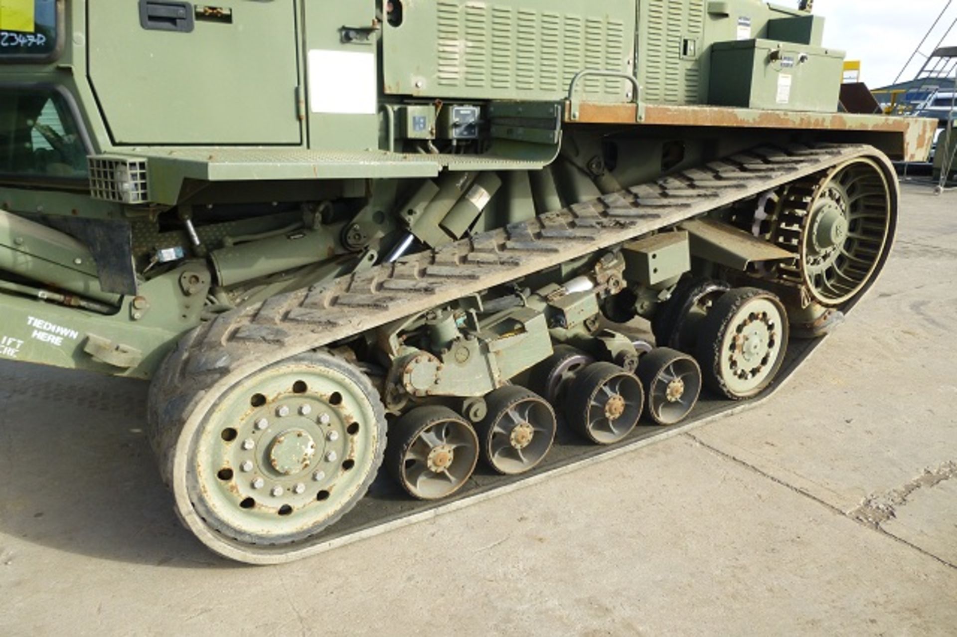 Caterpillar D.E.U.C.E. Deployable Universal Combat Earthmover - Image 15 of 19