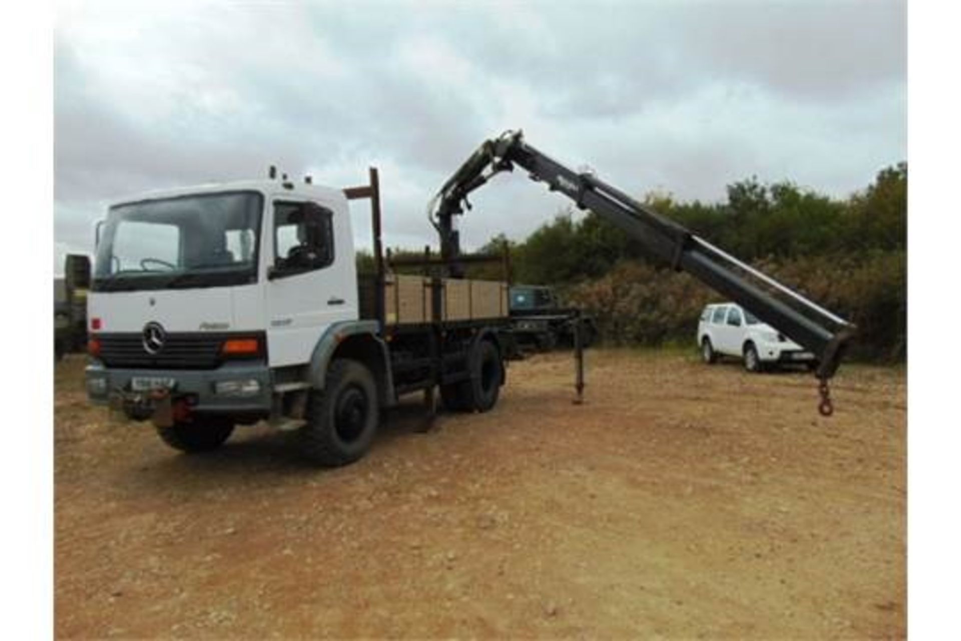 Mercedes-Benz Atego 1317 4x4 Dropside complete with Atlas 105.1 Crane and H14P SuperWinch - Image 4 of 36