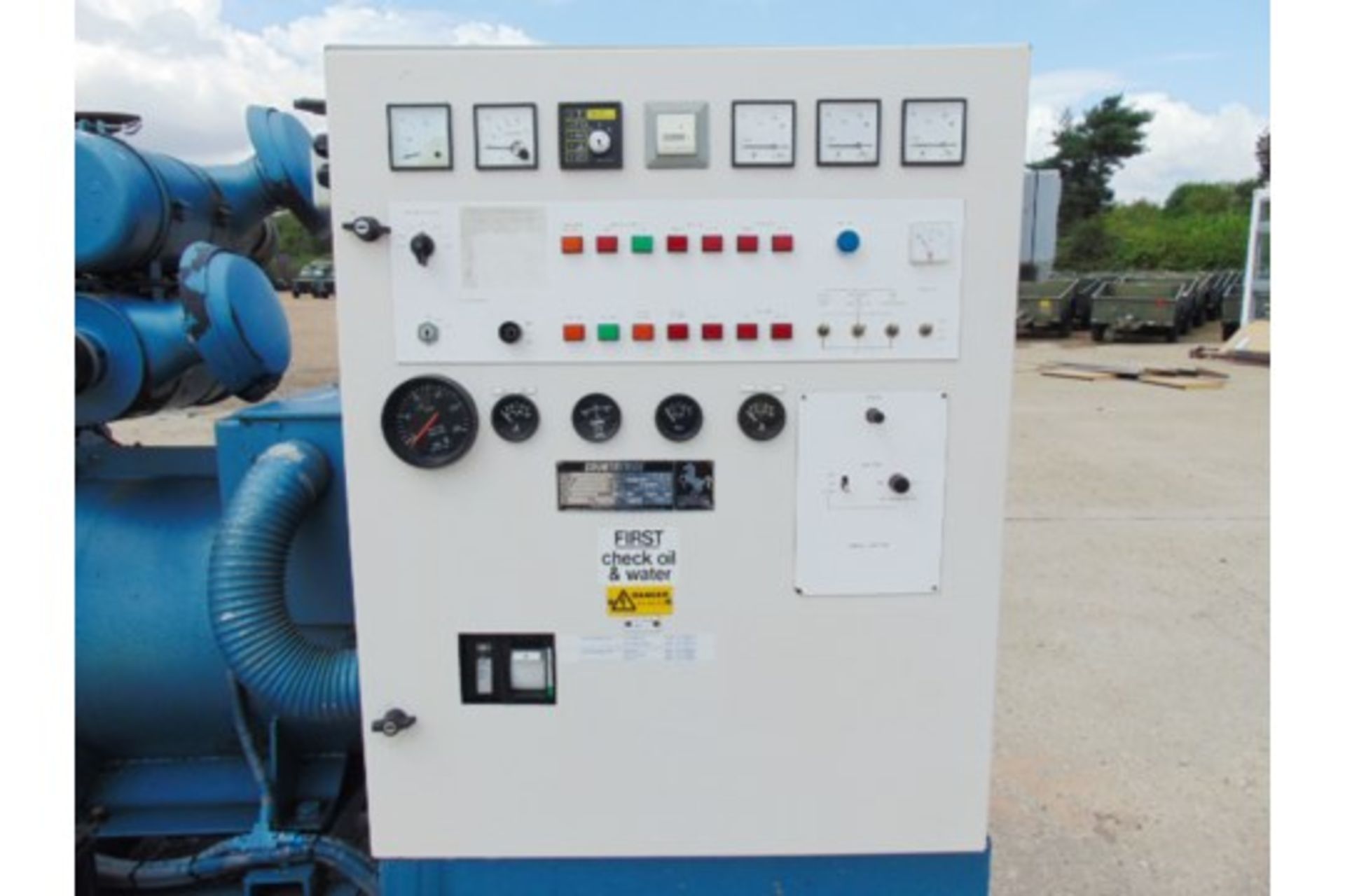 Countryman 325KVA 3 Phase FIAT V8 Twin Turbo Diesel Generator - Image 16 of 20