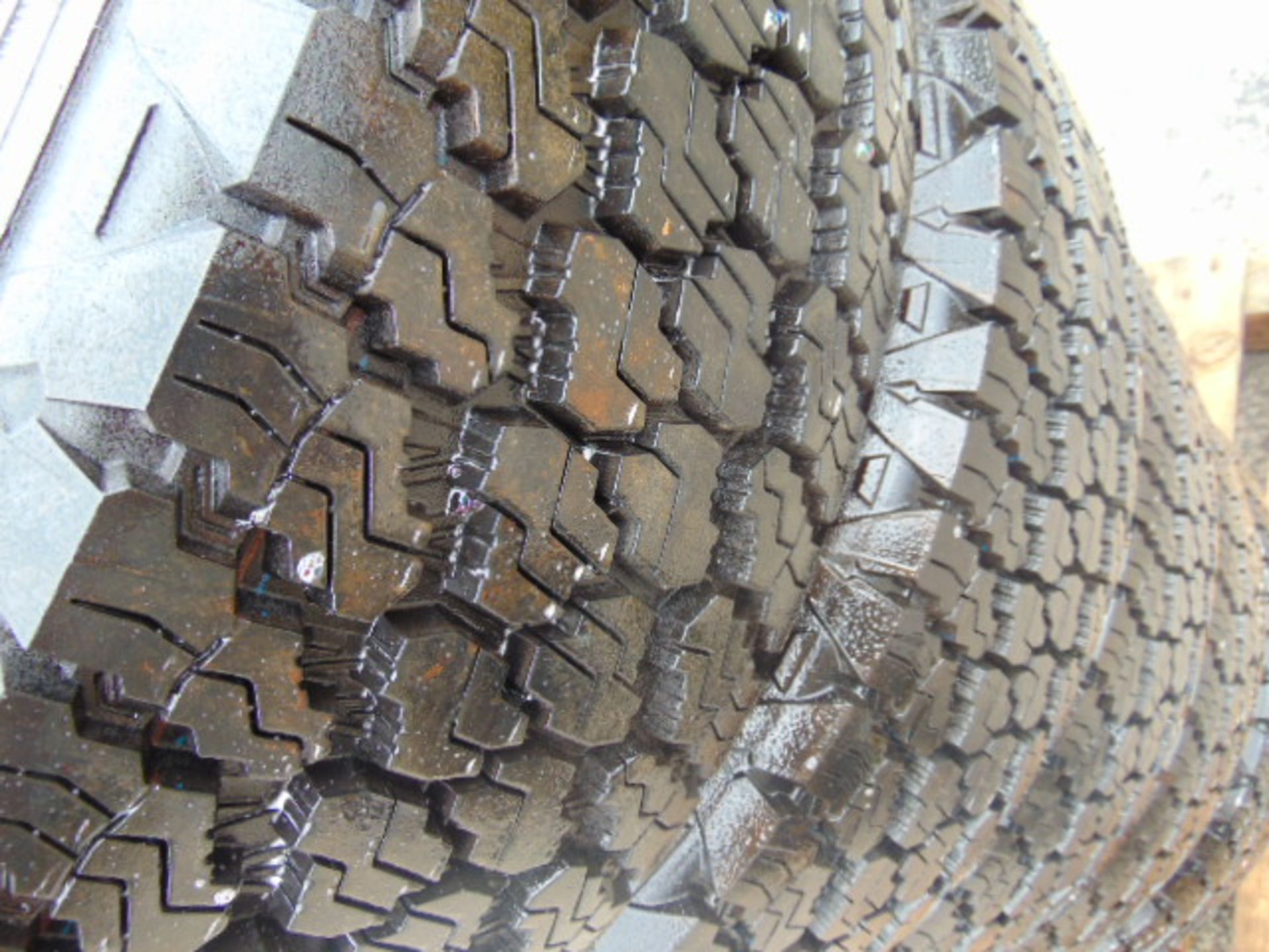 5 x Goodyear Wrangler Silentarmour P245/75 R17 Winter Tyres - Image 10 of 11