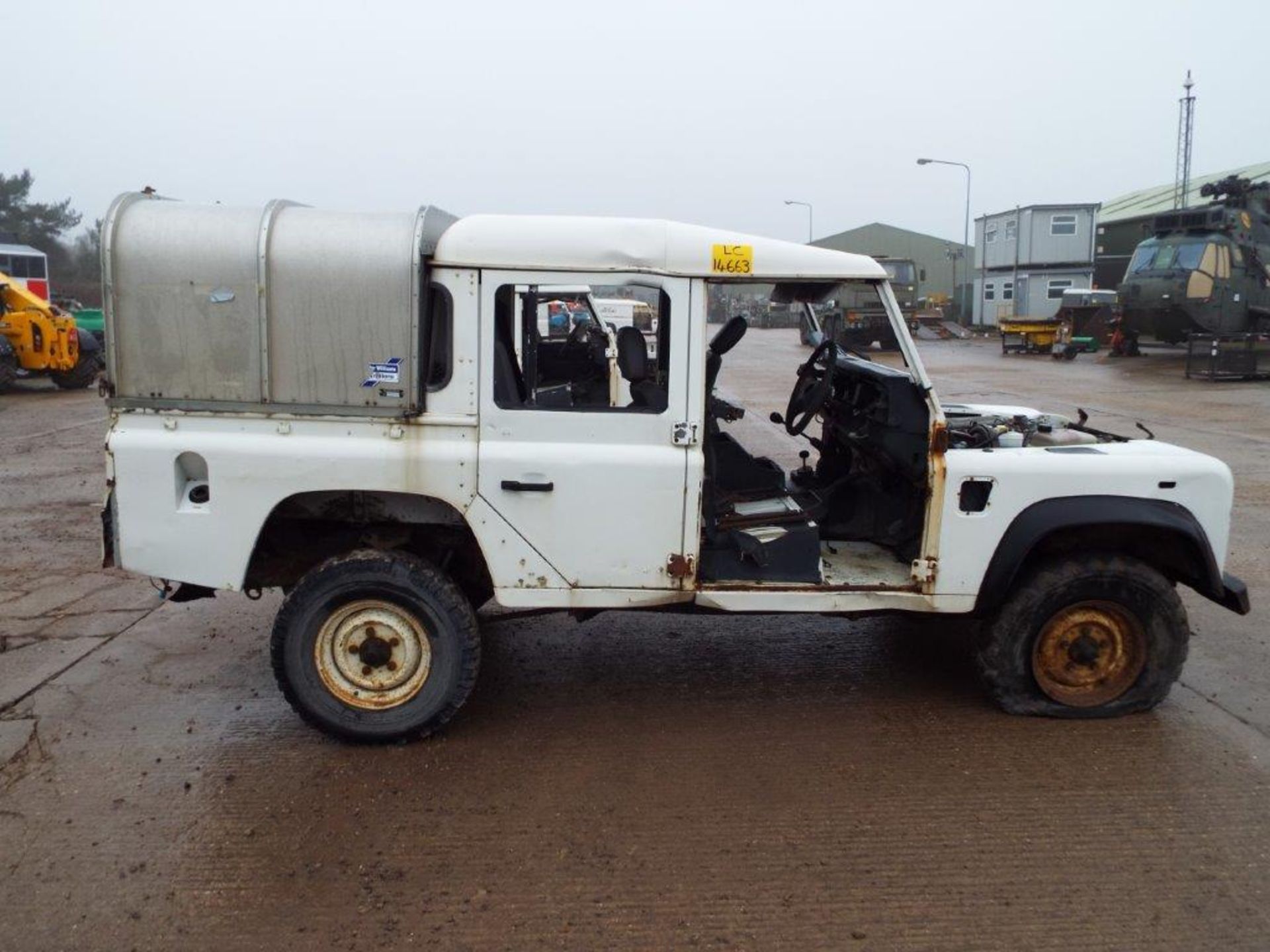 Land Rover Defender 110 300Tdi Double Cab Pick Up - Suitable for Spares or Repairs - Image 8 of 22