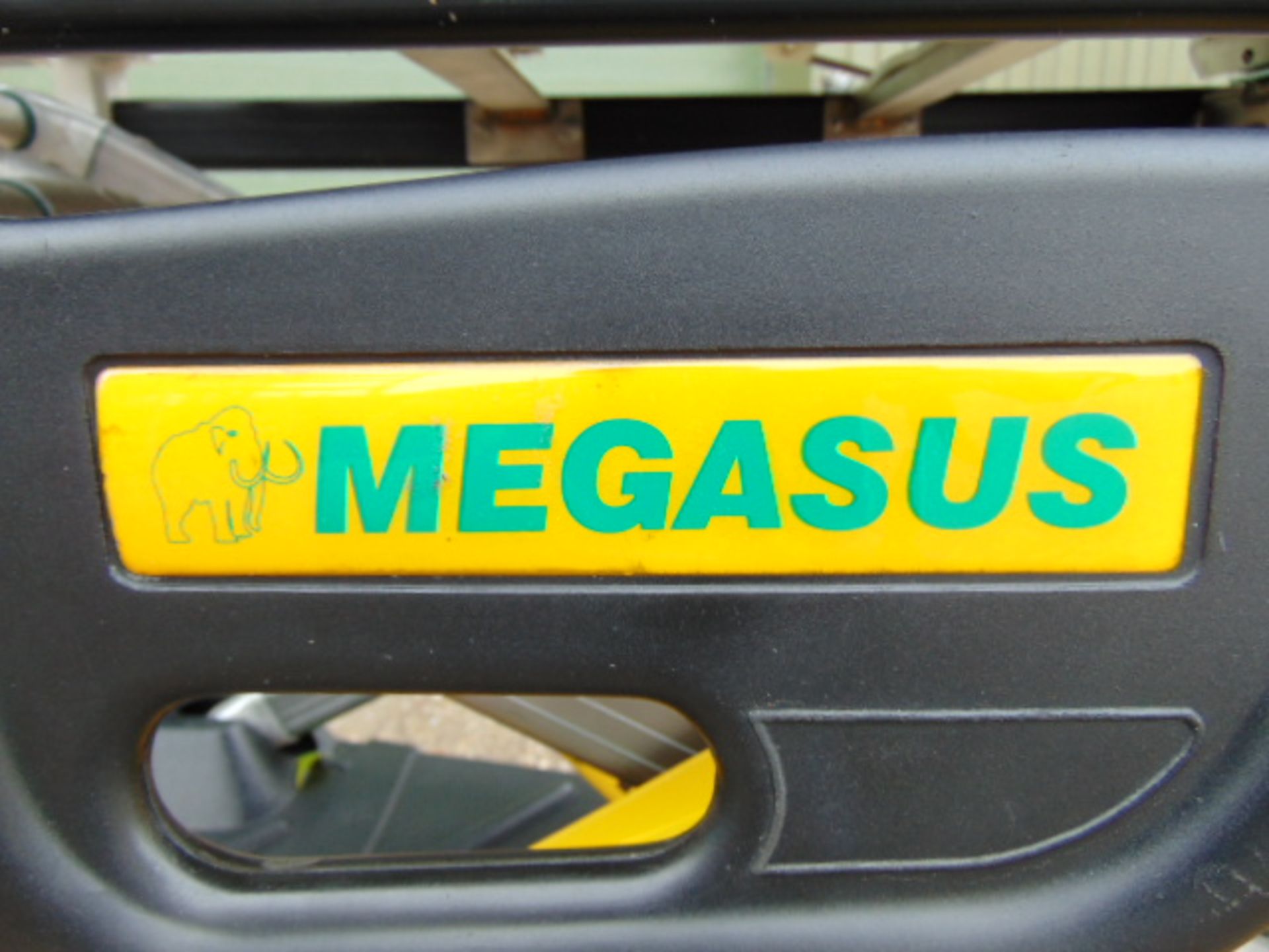 2006 Ferno Megasus Bariatric Ambulance Stretcher - Image 8 of 11