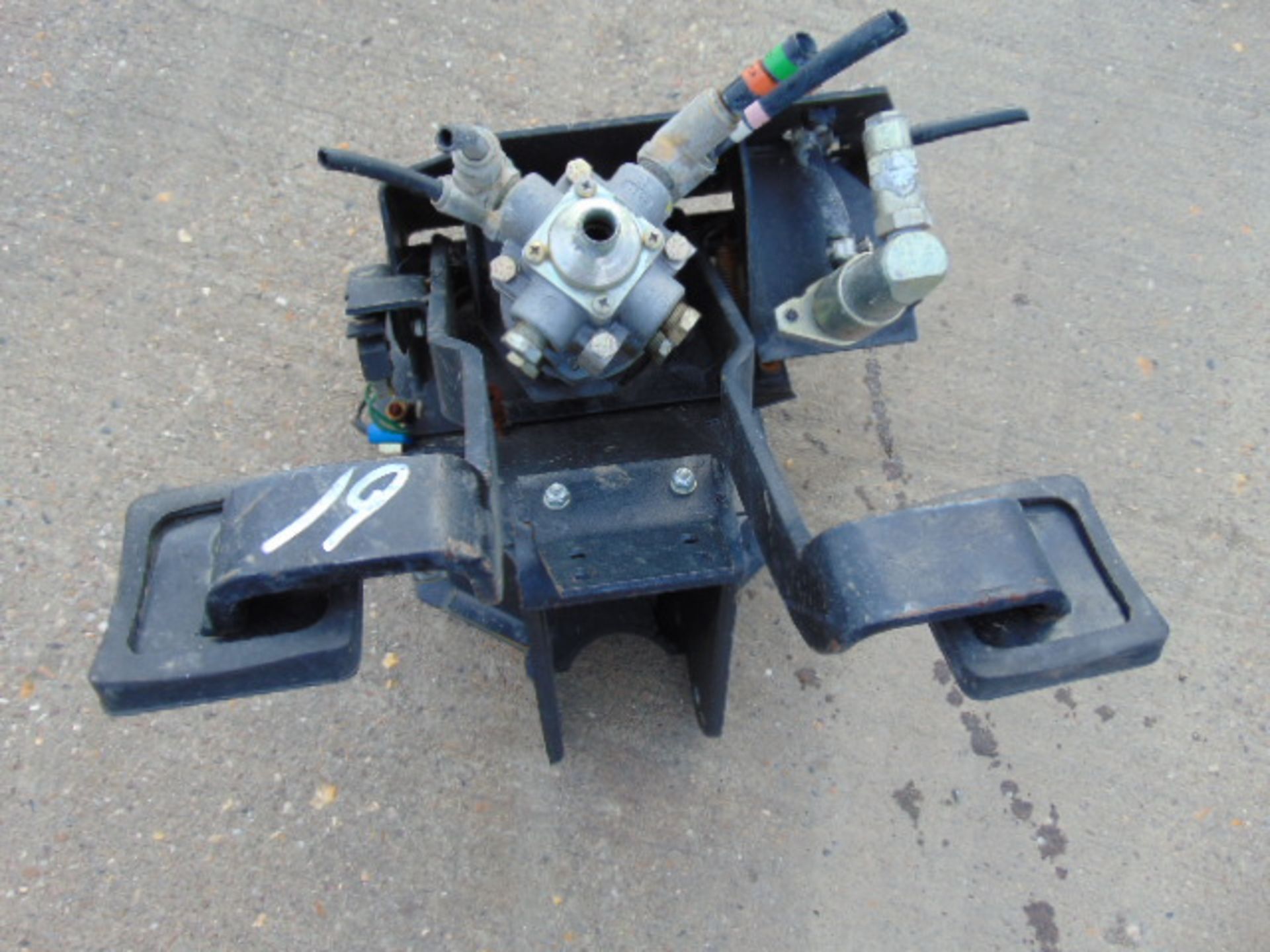 DAF Pedal Box - Image 2 of 3