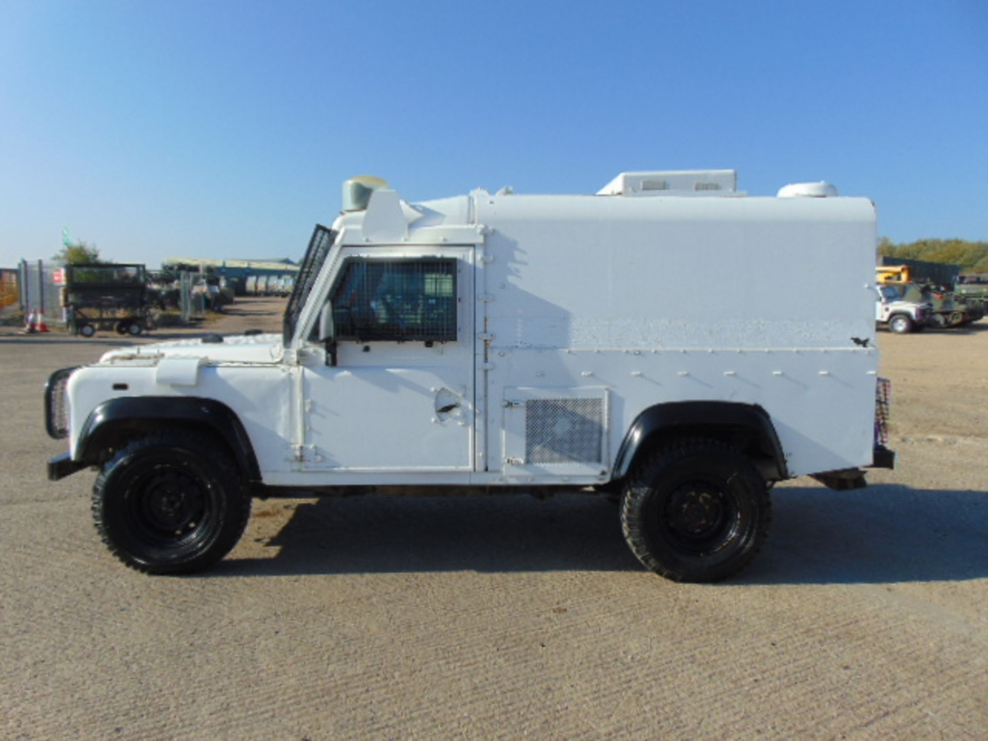 Land Rover 110 300TDi Snatch-2A - Image 4 of 25