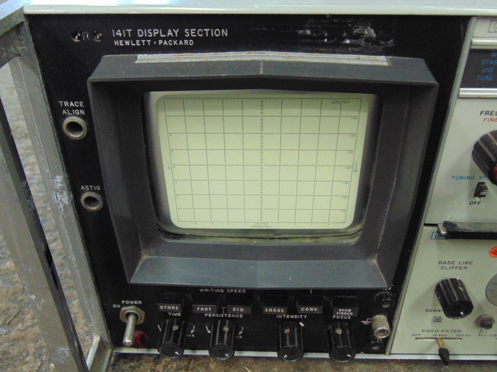 Hewlett-Packard 8554B Spectrum Analyser - Image 3 of 7