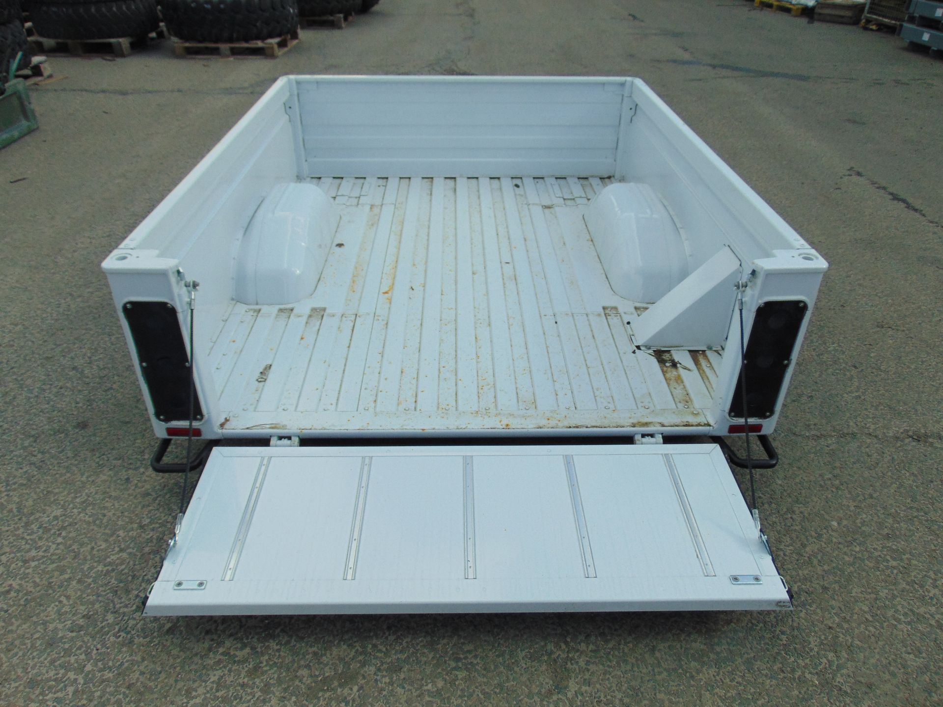 Land Rover Defender 110 High Capacity rear tub - Image 9 of 9