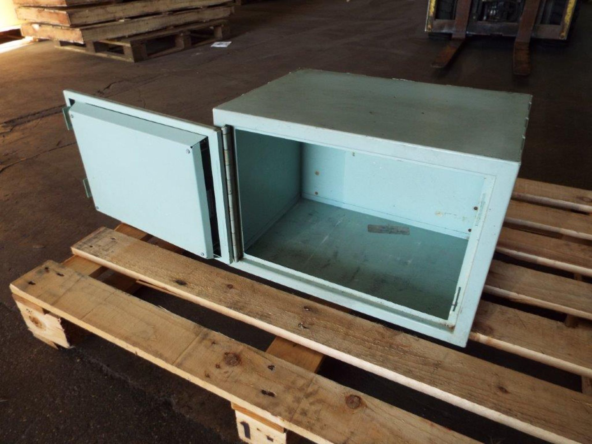 Lockable Safe Box - Image 4 of 7