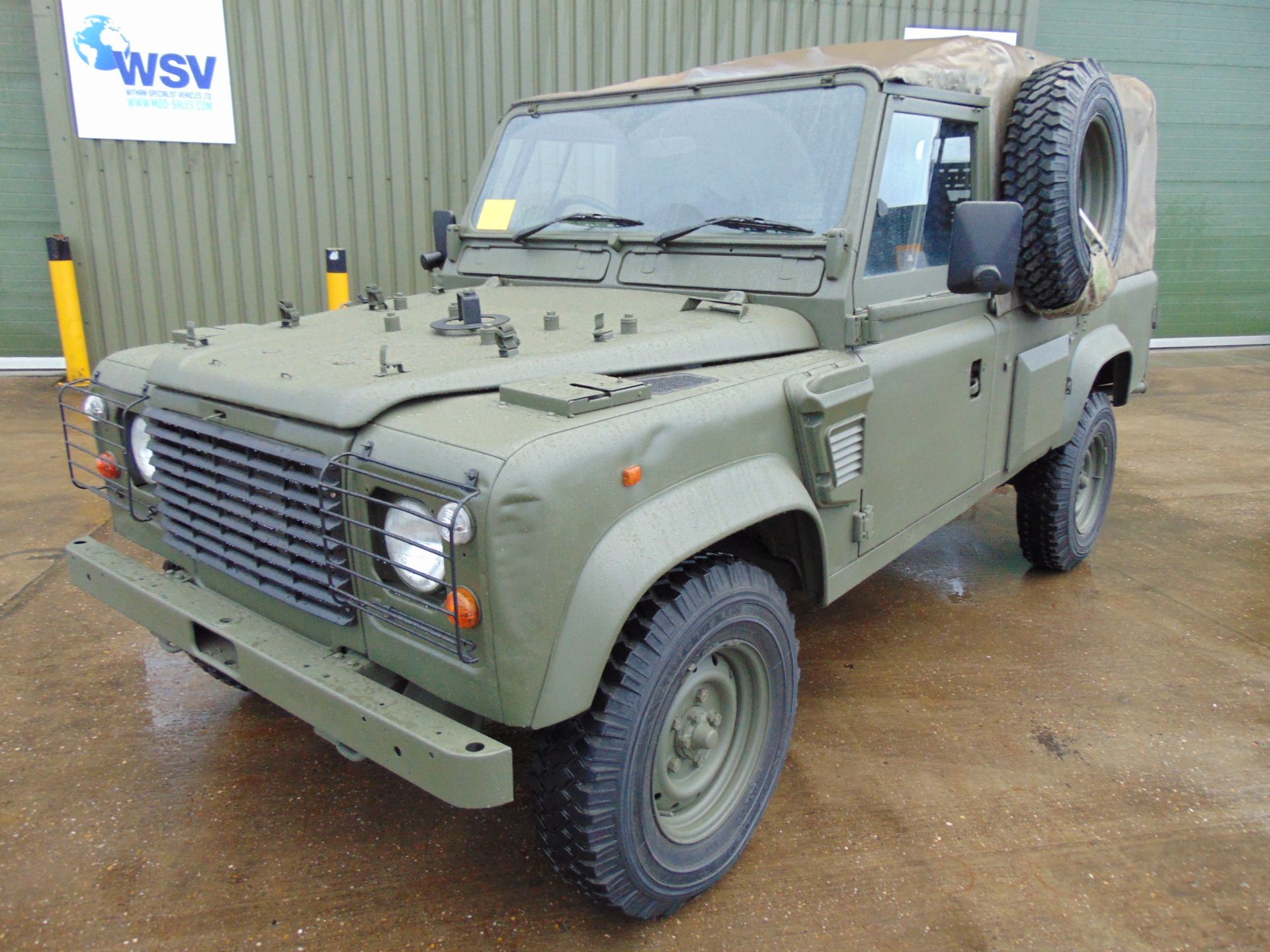 Land Rover Wolf 110 Soft Top - Image 2 of 27