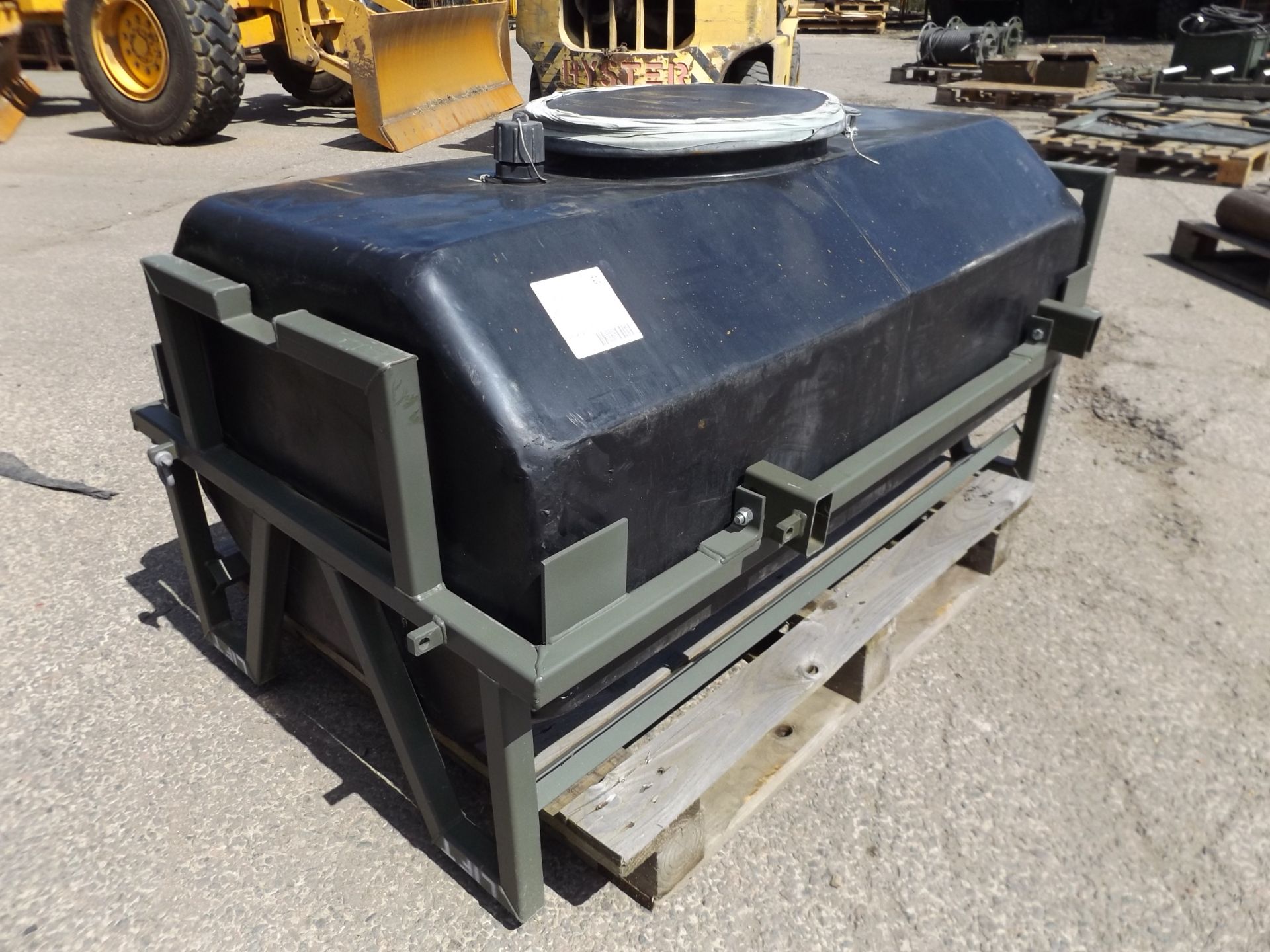 100 Gallon Trailer Mountable water tank with frame - Image 2 of 6