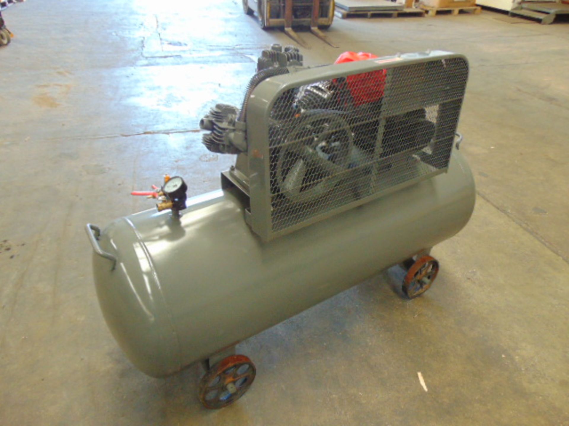 UNISSUED 300L 4.0 HP Air Compressor - Image 6 of 8
