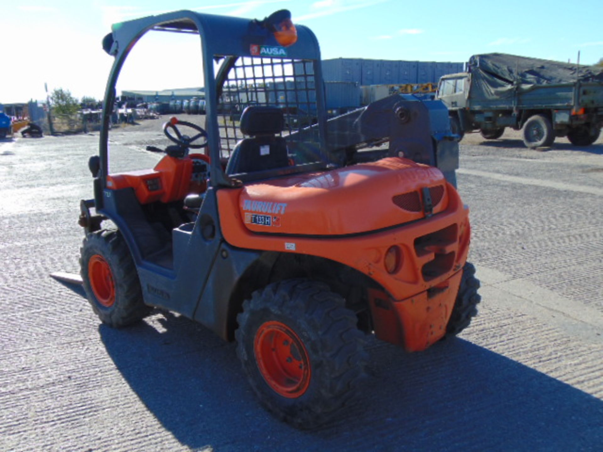 2010 Ausa Taurulift T133H 4WD Compact Forklift with Pallet Tines - Image 7 of 15