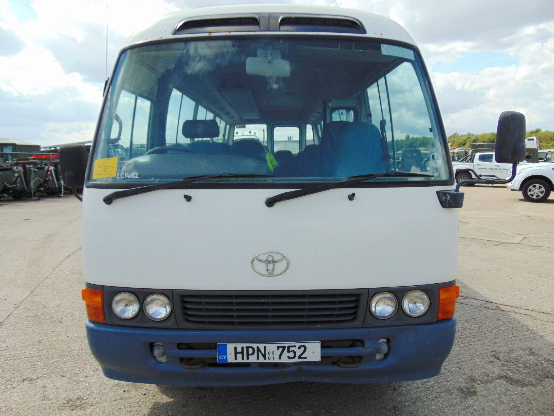 Toyota Coaster 21 seat Bus/Coach - Image 2 of 21