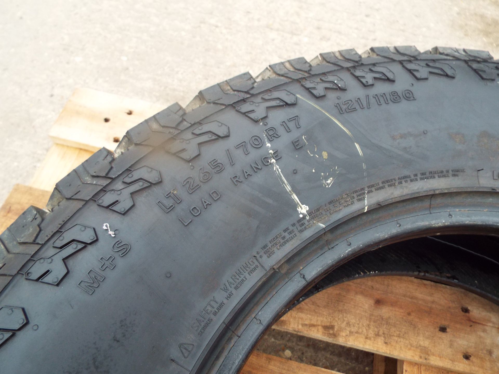 General Grabber AT2 265-70R17 Tyre - Image 4 of 8