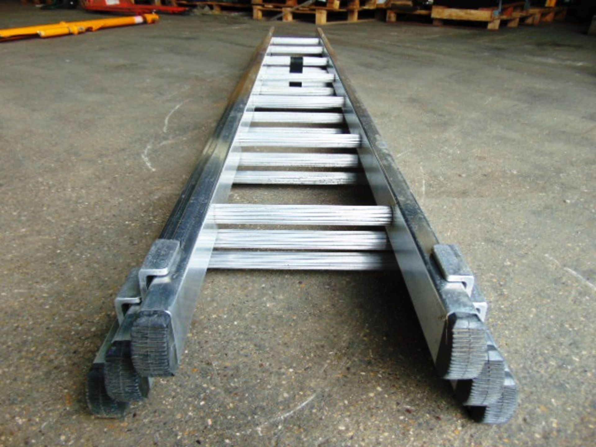 Bayley 3 Section Aluminium Ladder - Bild 2 aus 5
