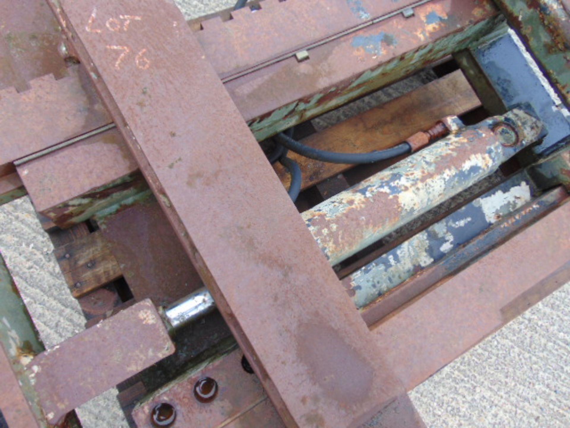Volvo/CASE Sideshift Backplate Carriage Complete with Tines - Image 8 of 12