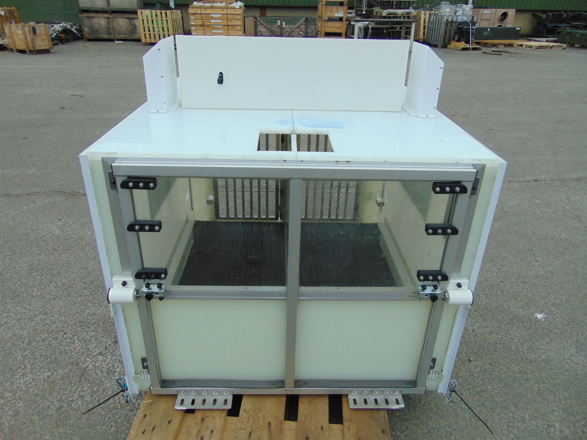 Double Dog Cage with Electronic Feeding Hatches - Image 4 of 13