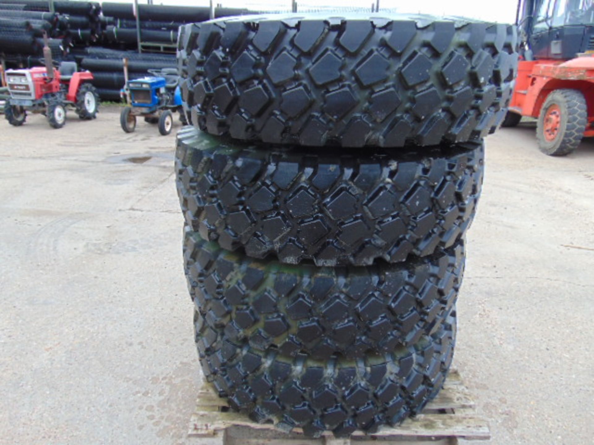 4 x Michelin XZL 14.00 R20 Tyres on 10 Stud Rims - Image 3 of 6