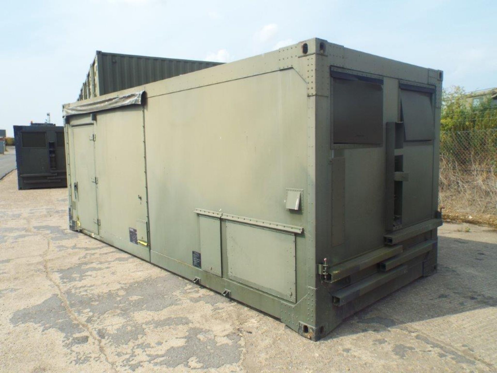 20ft ISO Shipping Container/ Office Unit C/W Twist Locks, Work Stations, Electrics, Lights etc - Image 20 of 28