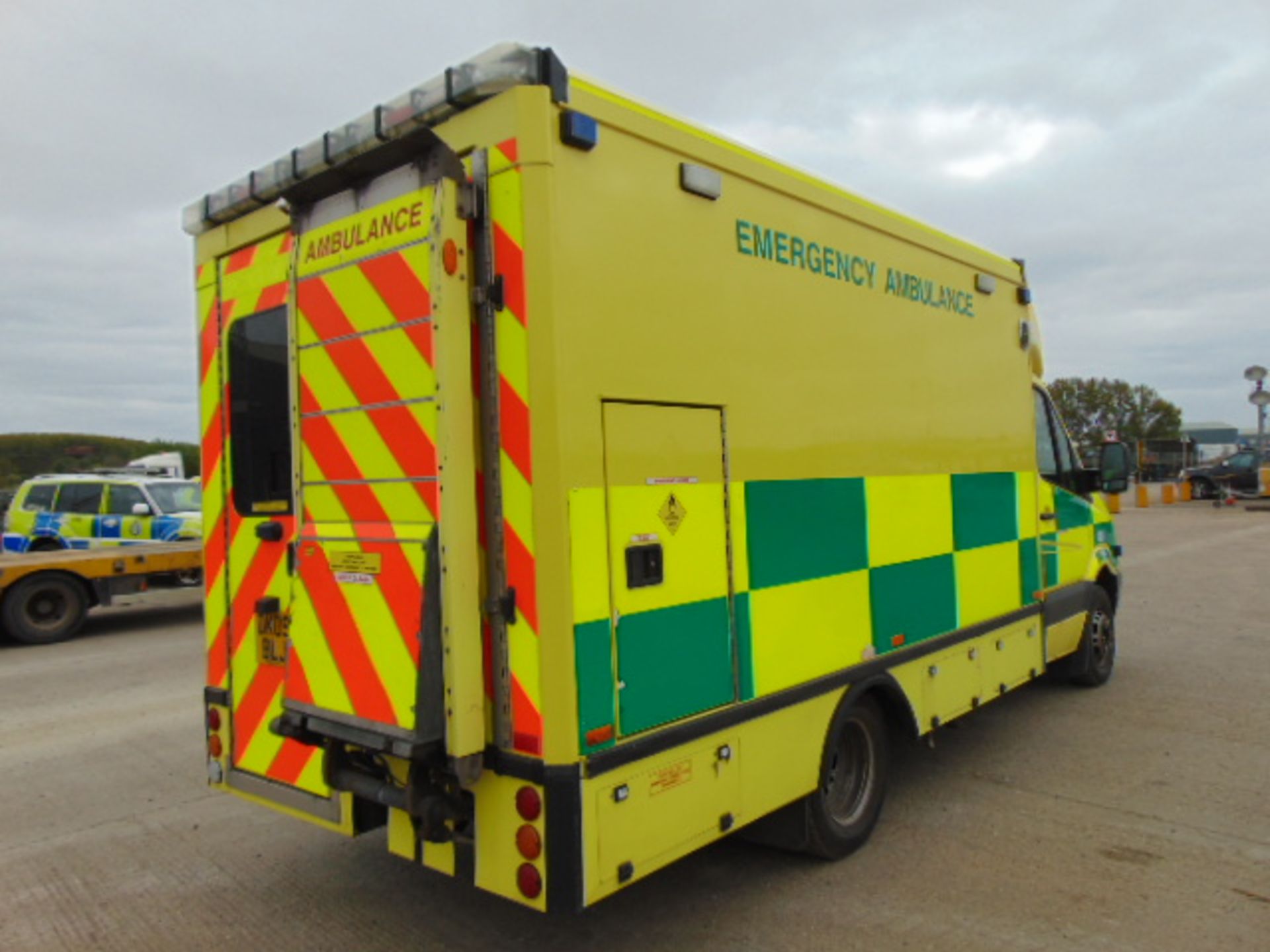 RHD Mercedes Sprinter 515 CDI Turbo Diesel Ambulance - Image 7 of 19