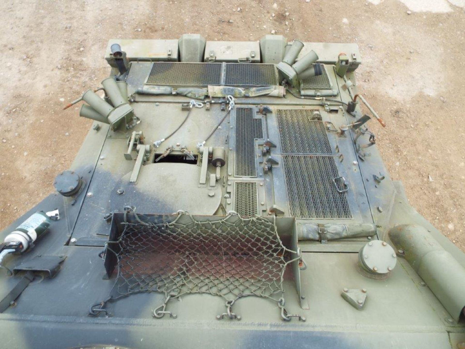 CVRT (Combat Vehicle Reconnaissance Tracked) FV105 Sultan Armoured Personnel Carrier - Bild 12 aus 30