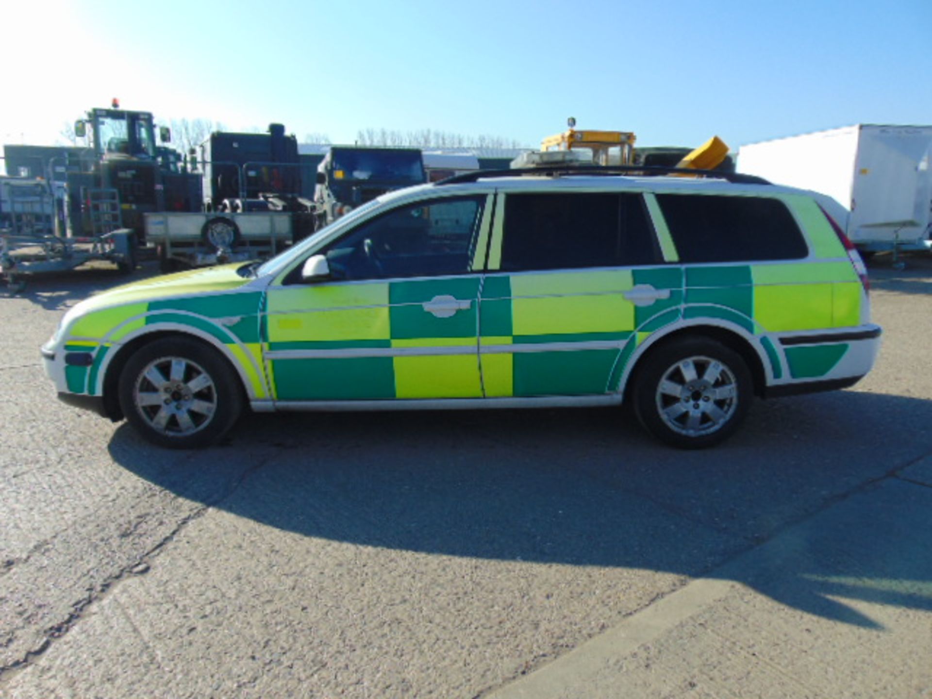 Ford Mondeo 2.0 Turbo diesel ambulance - Image 4 of 14