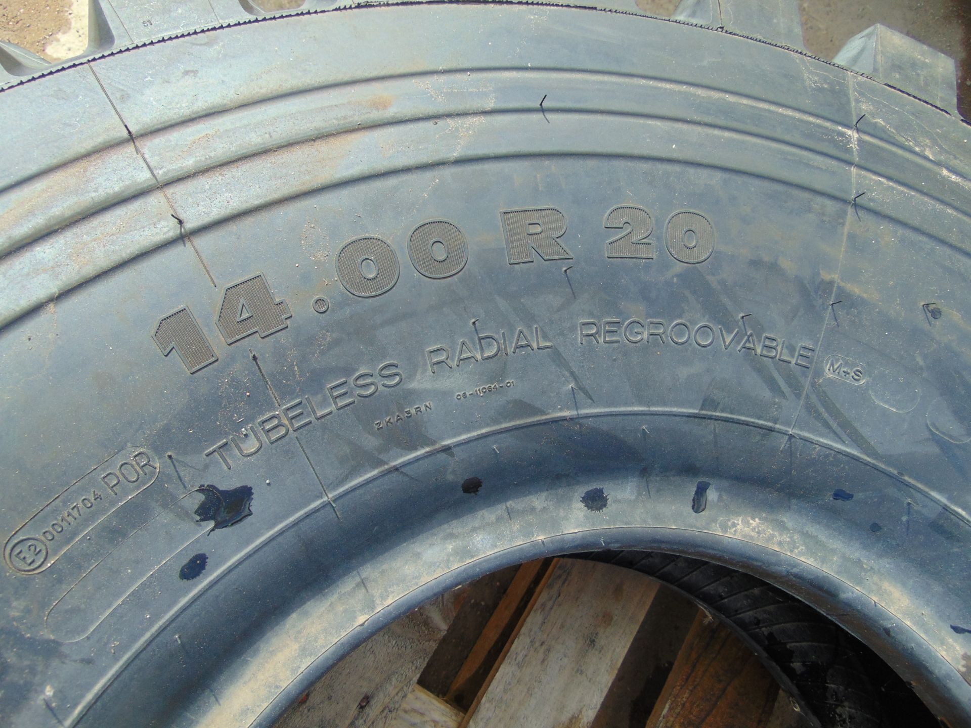 Michelin XZL 14.00 R20 Tyre - Image 3 of 6