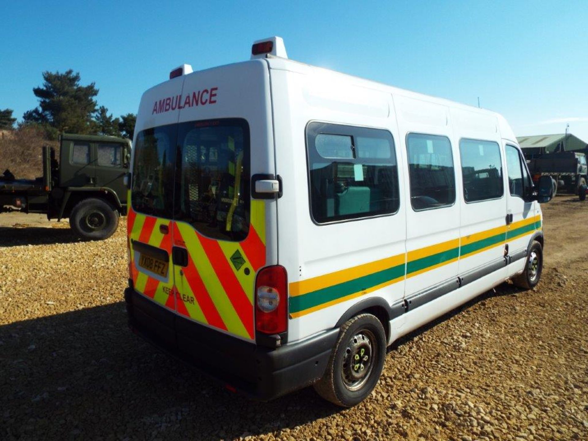 Renault Master 2.5 DCI Patient Transfer Bus with Ricon 350KG Tail Lift - Image 7 of 32