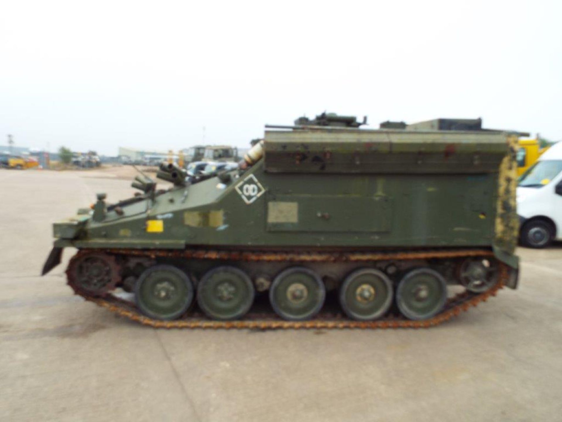 CVRT (Combat Vehicle Reconnaissance Tracked) FV105 Sultan Armoured Personnel Carrier - Bild 4 aus 29