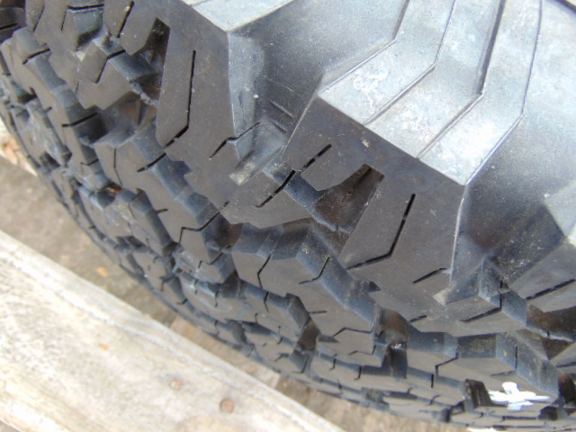 1 x BF Goodrich All Terrain TA LT 285/75 R16 Tyre - Image 3 of 6