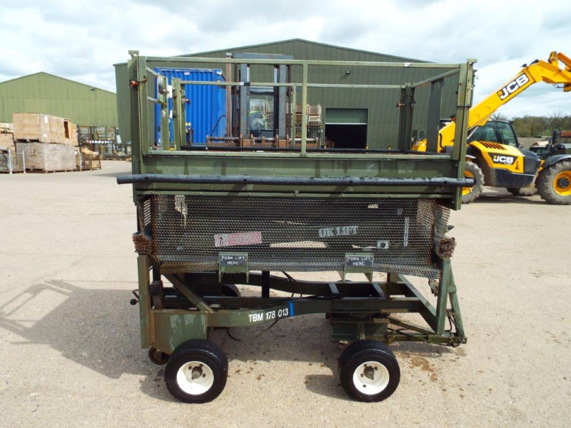 UK Lift 4m Mobile Hydraulic Work Platform - Image 6 of 18