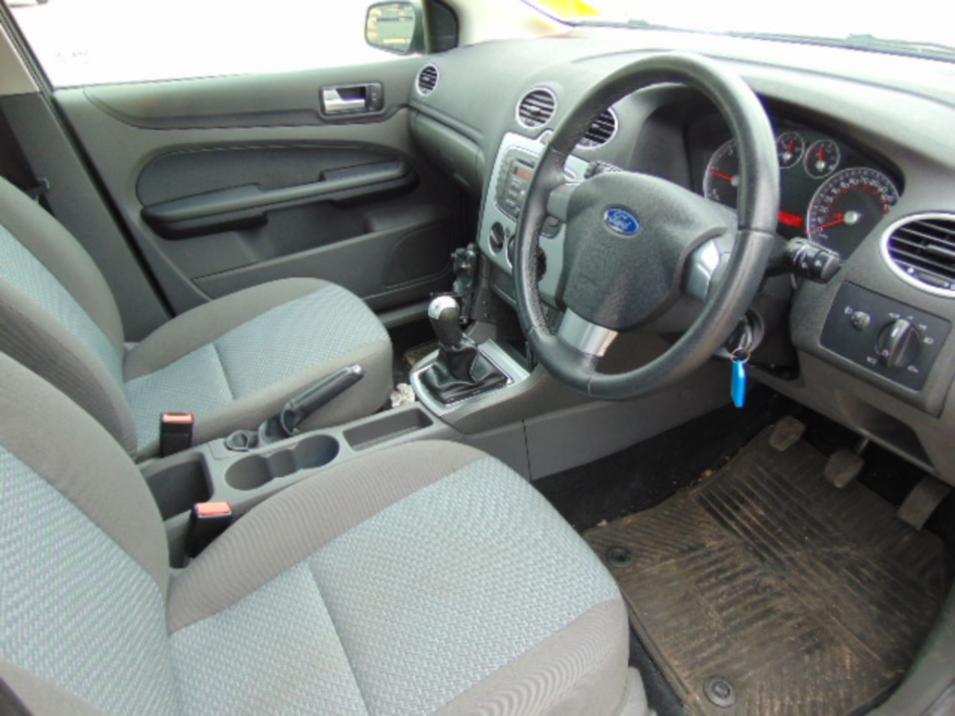 Ford Focus 1.8 TDCI Style Hatchback - Image 13 of 18