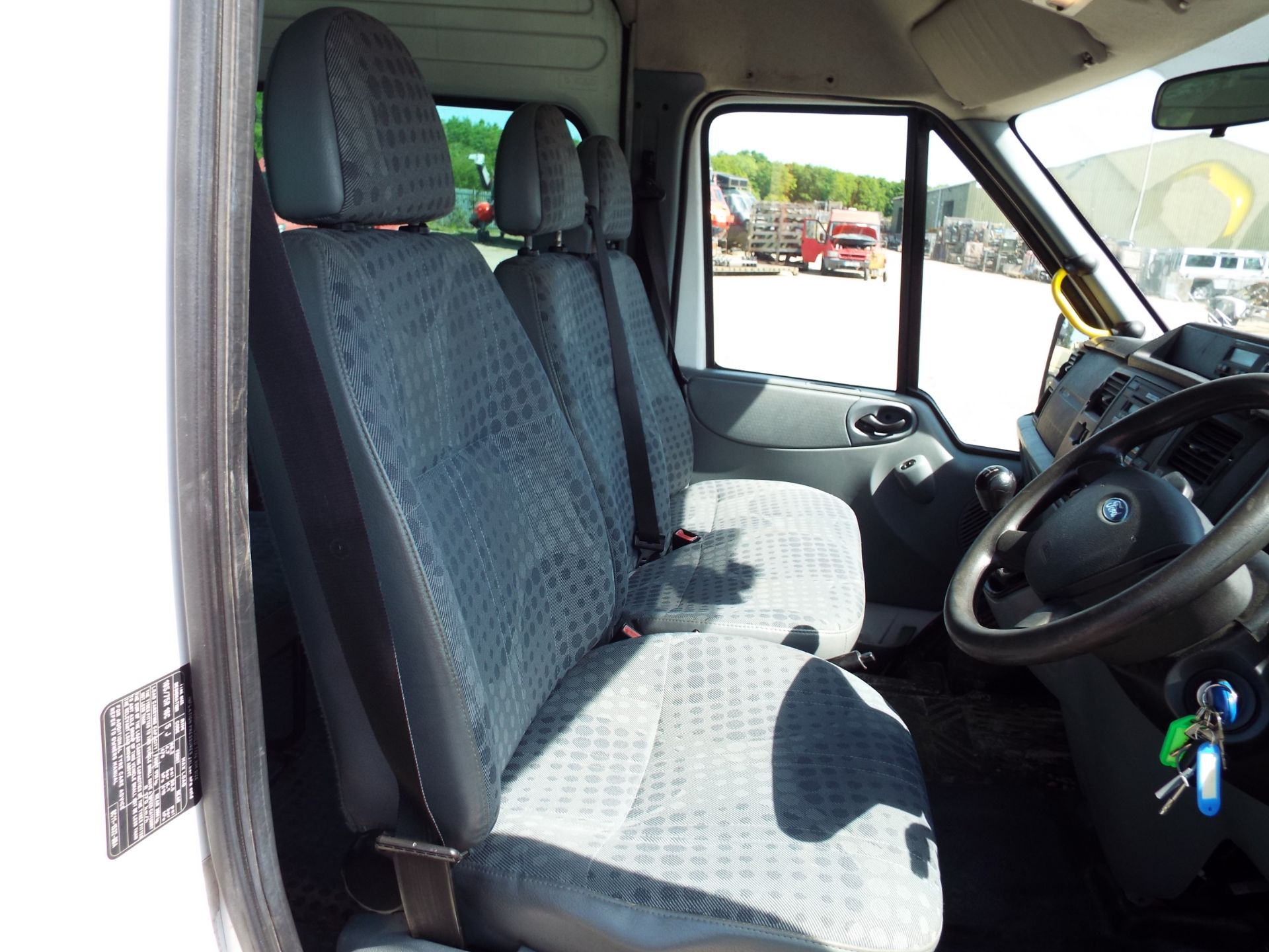 Ford Transit LWB 17 Seat Minibus - Bild 12 aus 18