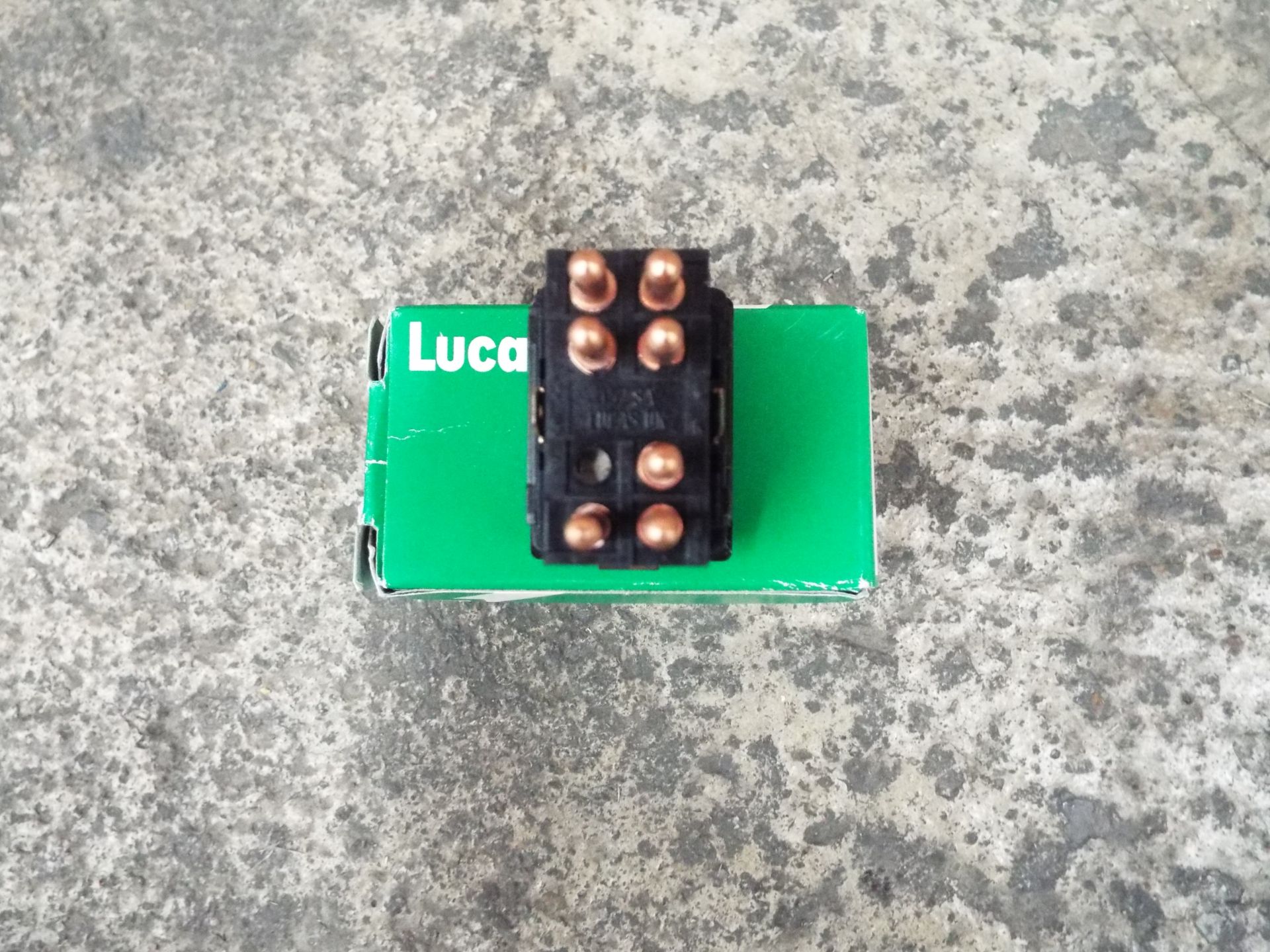 12 x Lucas/Land Rover Hazard Rocker Switches P/No YUF101490 - Image 3 of 5