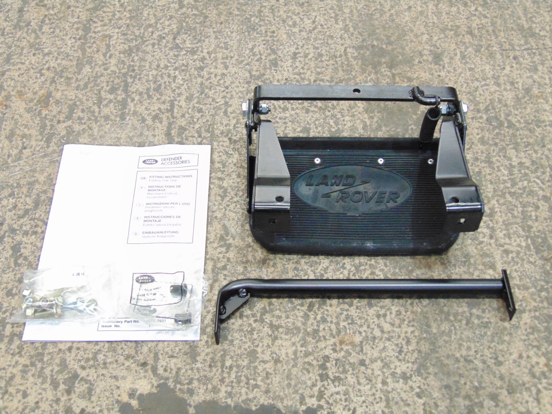 Land Rover Defender Rear Step Kit STC7631