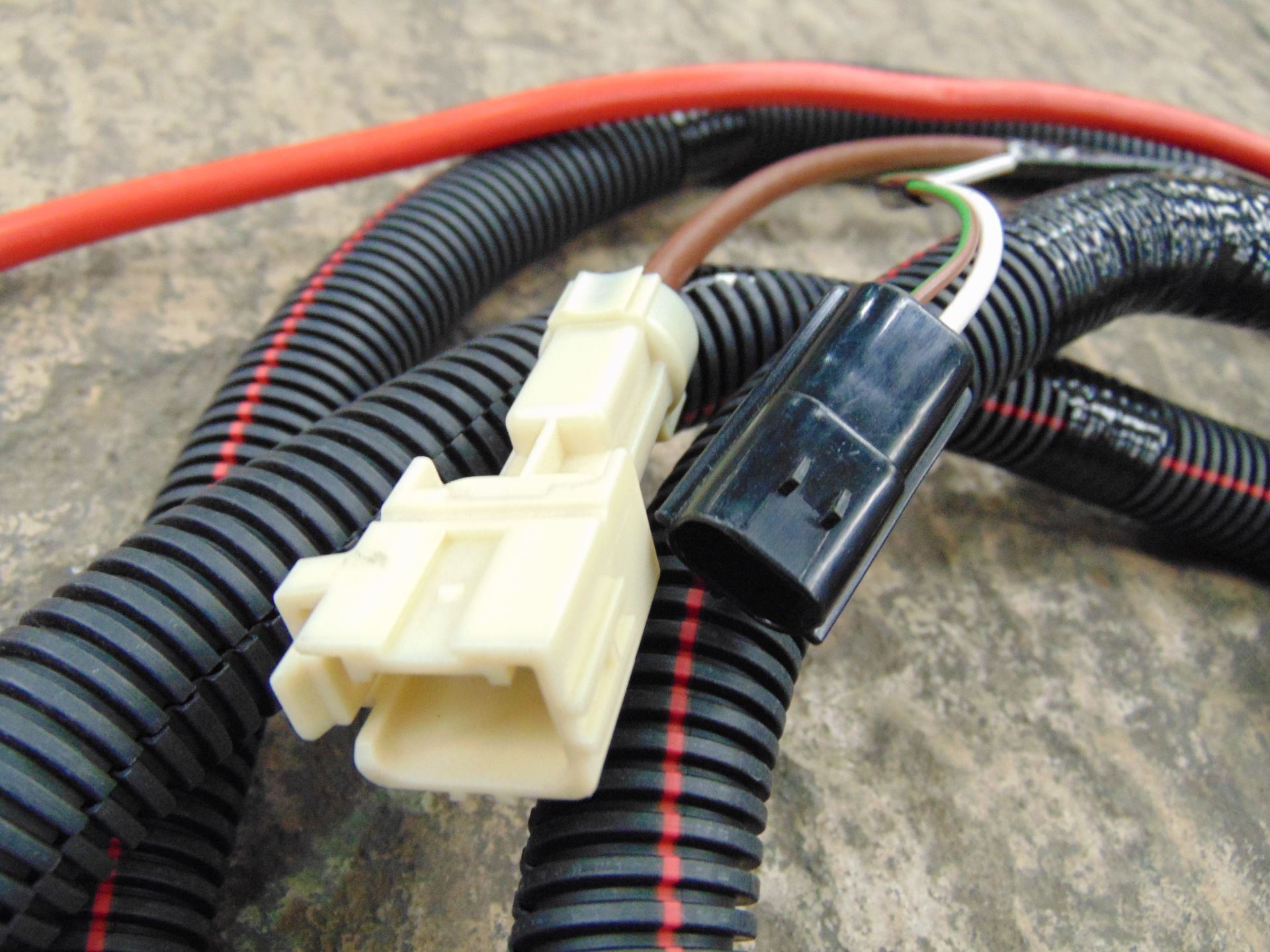 Land Rover Branched Wiring Harnesses P/No YMN102200 - Image 8 of 9