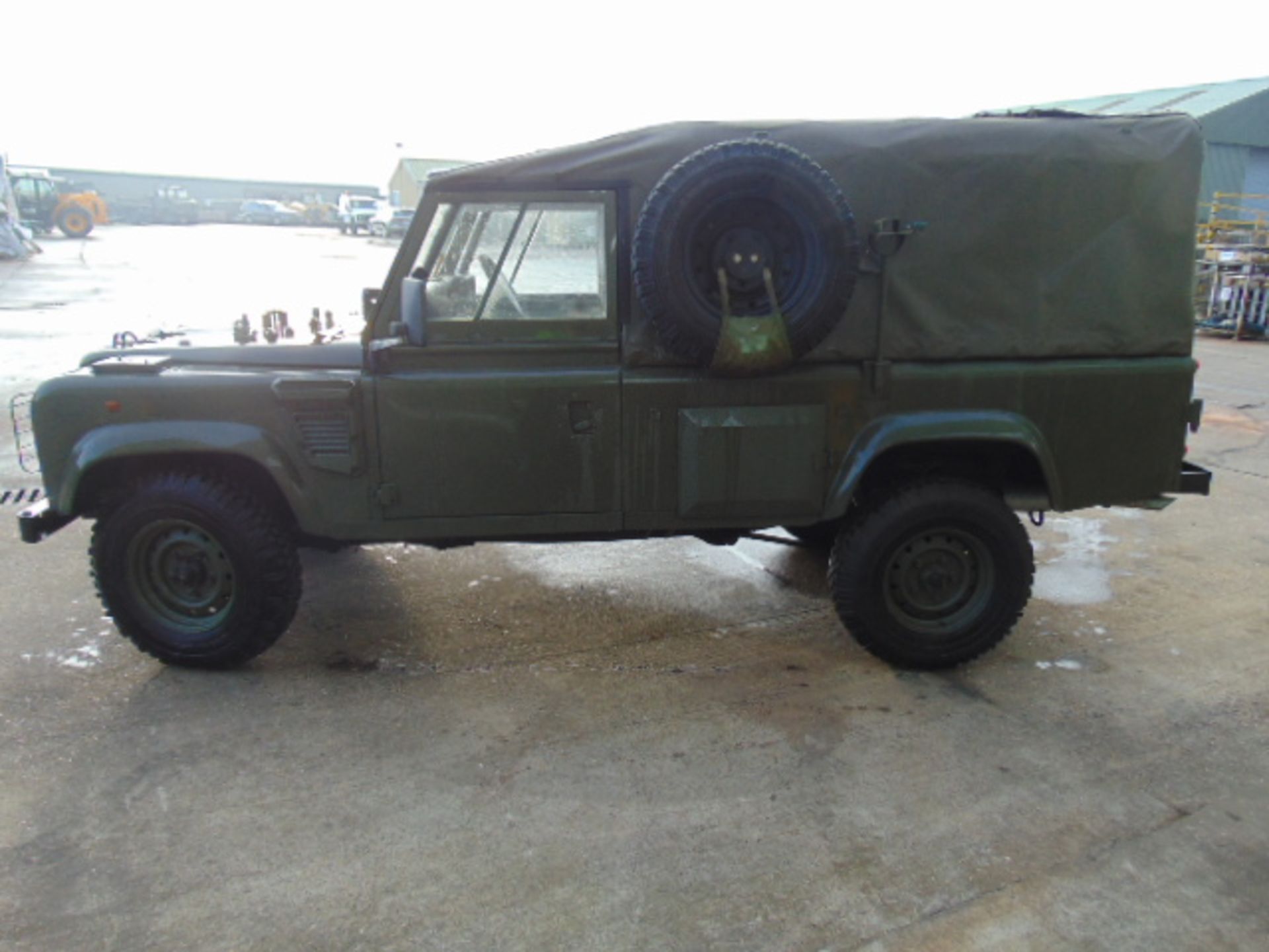 Military Specification Land Rover Wolf 110 Soft Top FFR - Image 4 of 25