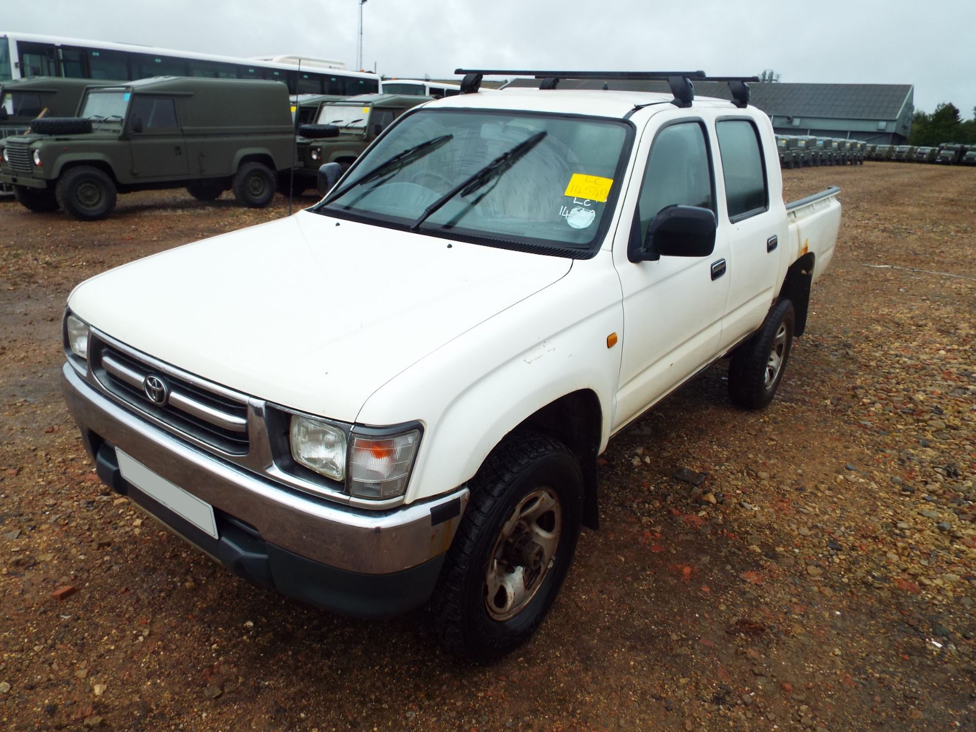 Toyota Hilux Double Cab pickup 2.4 2L-T Turbo Diesel 4 x 4 - Bild 3 aus 22