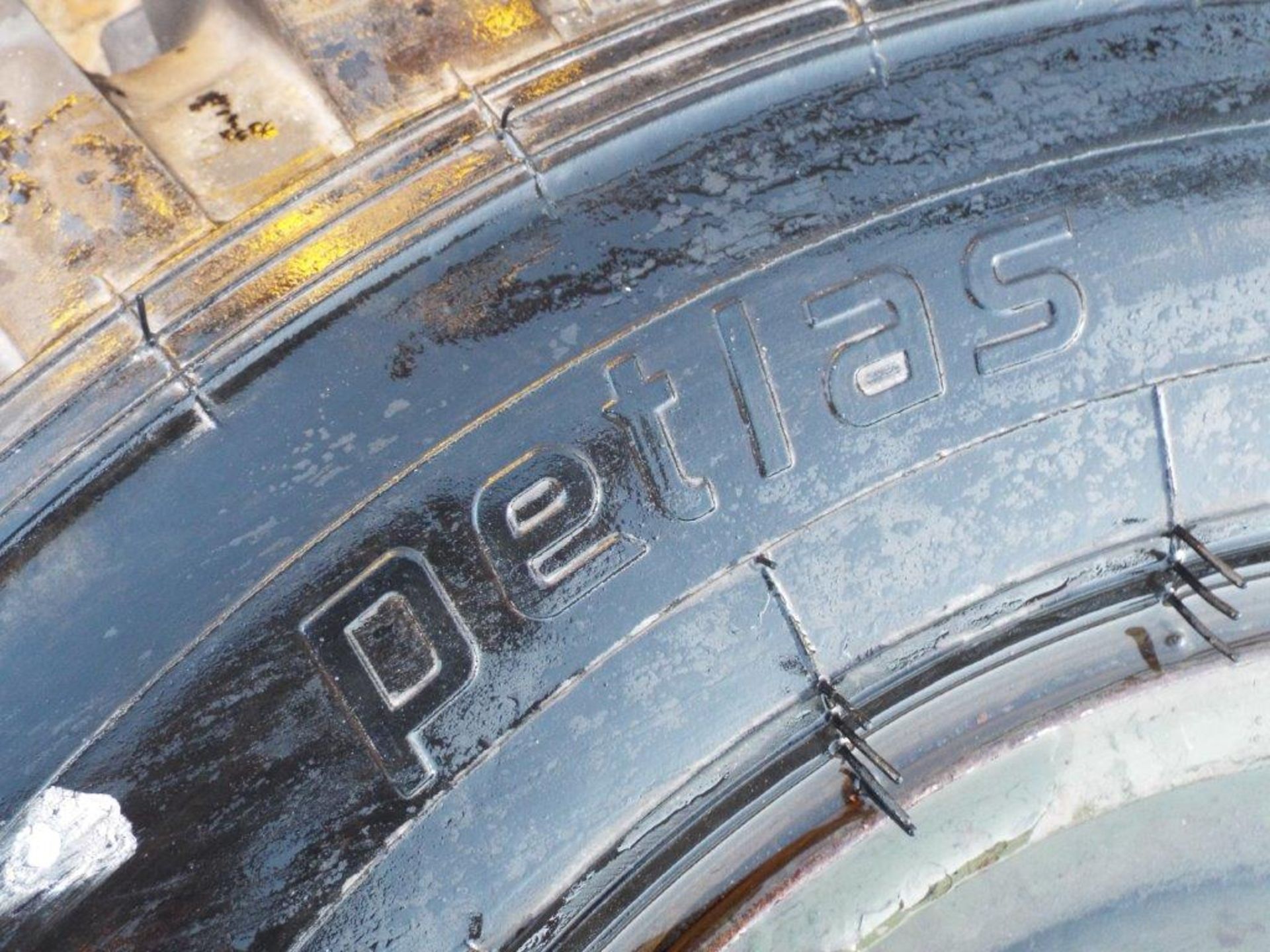 Petlas 9.00 x 16 Tyre complete with 5 stud rim - Image 2 of 9