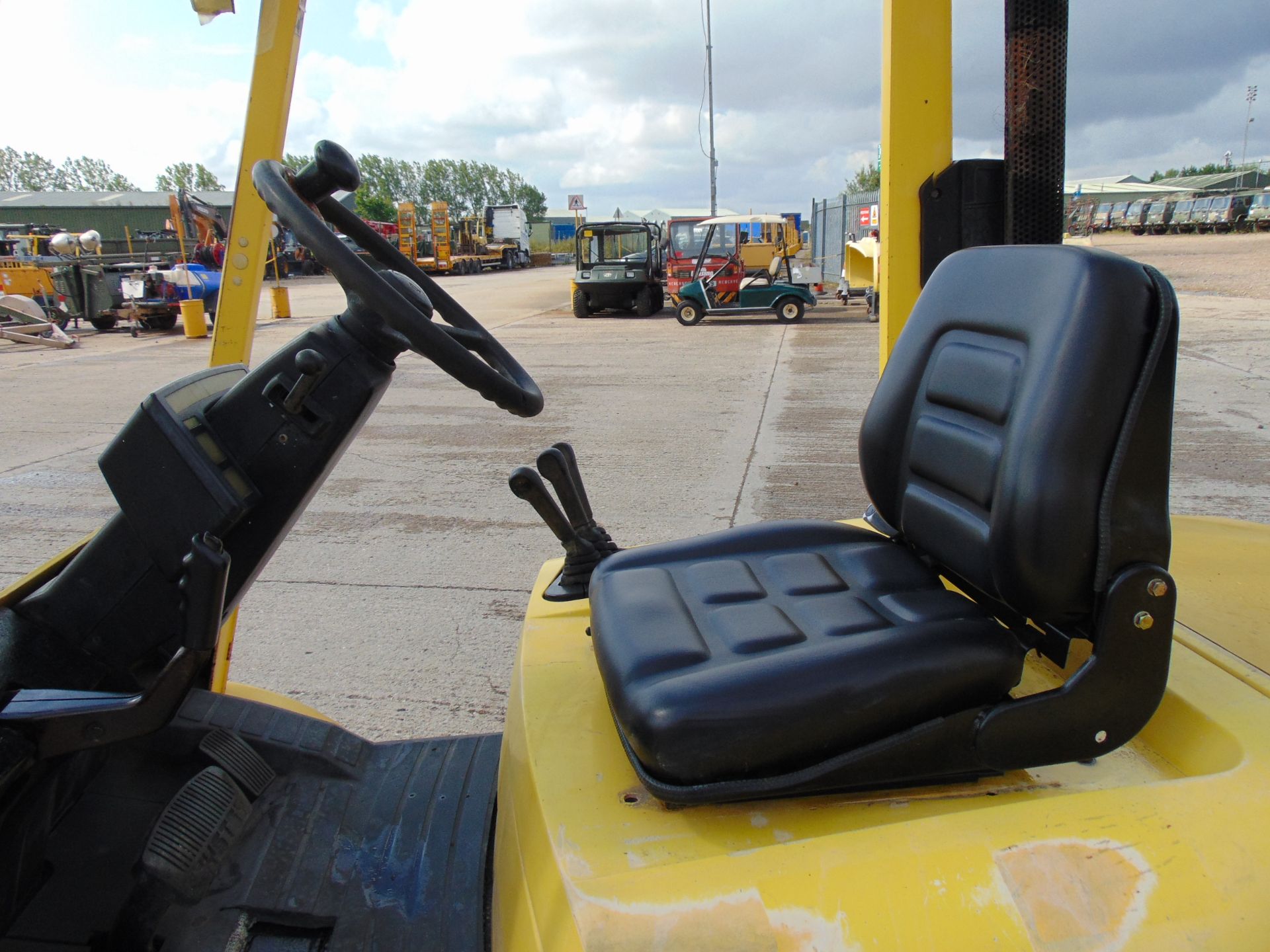 Hyster H2.50XM Counter Balance Diesel Forklift C/W Side Shift - Image 14 of 16