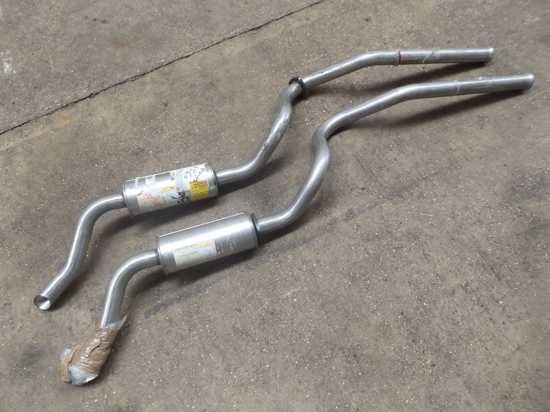 2 x Land Rover NTC1800 Rear Tailpipe and Silencer