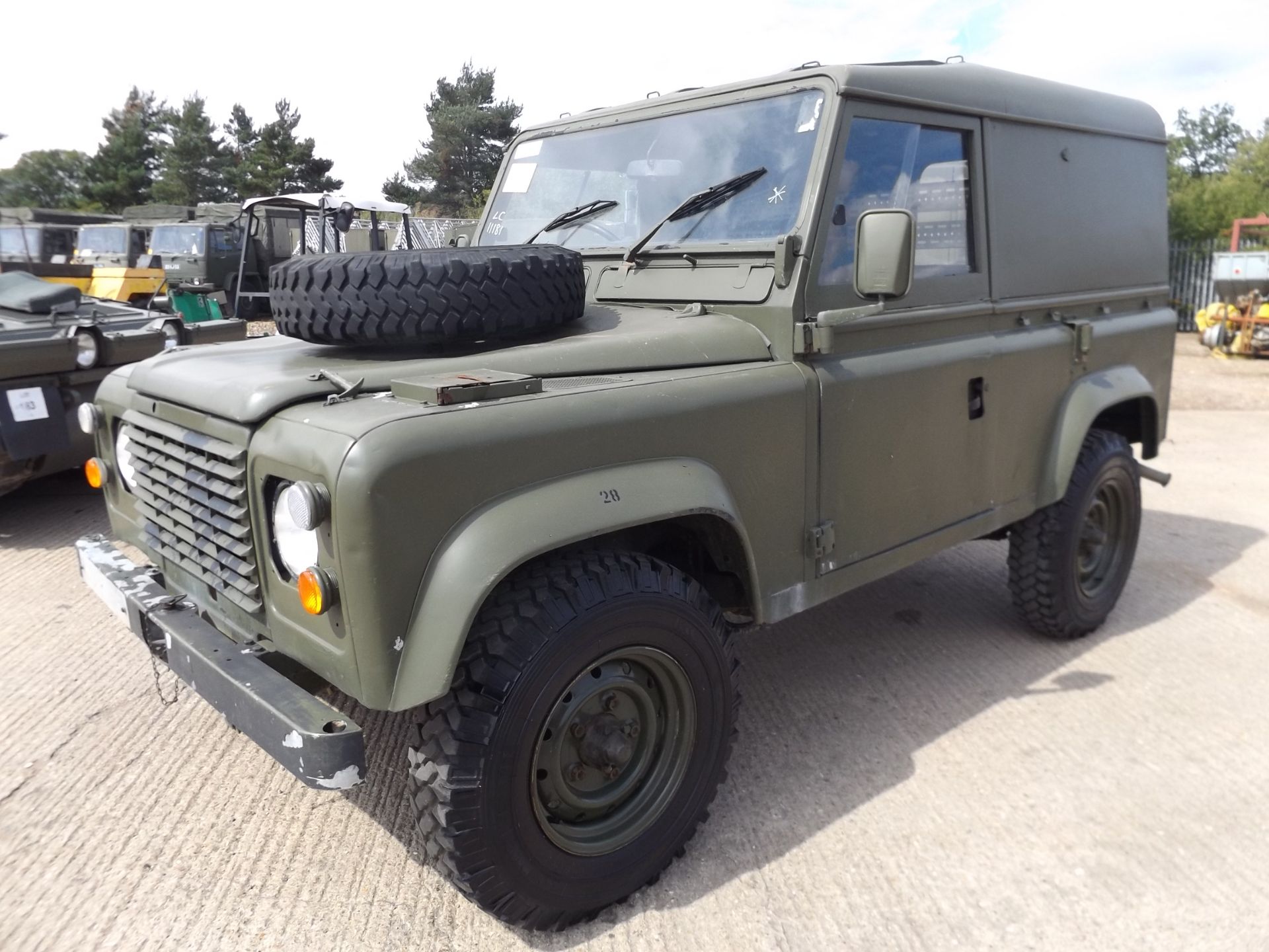 Land Rover Defender 90 Hard Top - Image 3 of 18