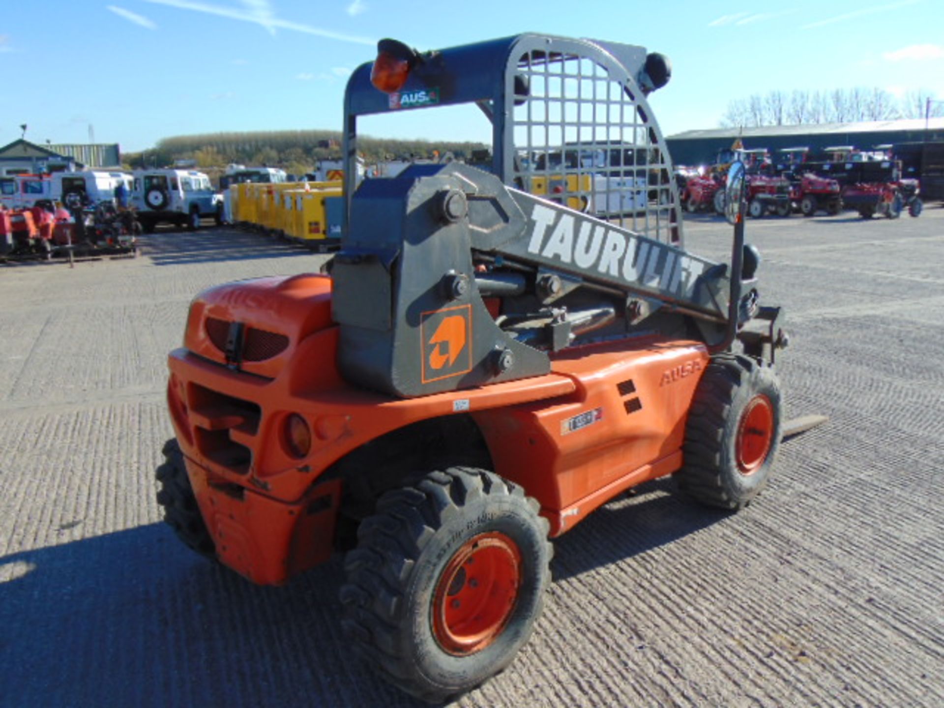 2010 Ausa Taurulift T133H 4WD Compact Forklift with Pallet Tines - Image 8 of 15