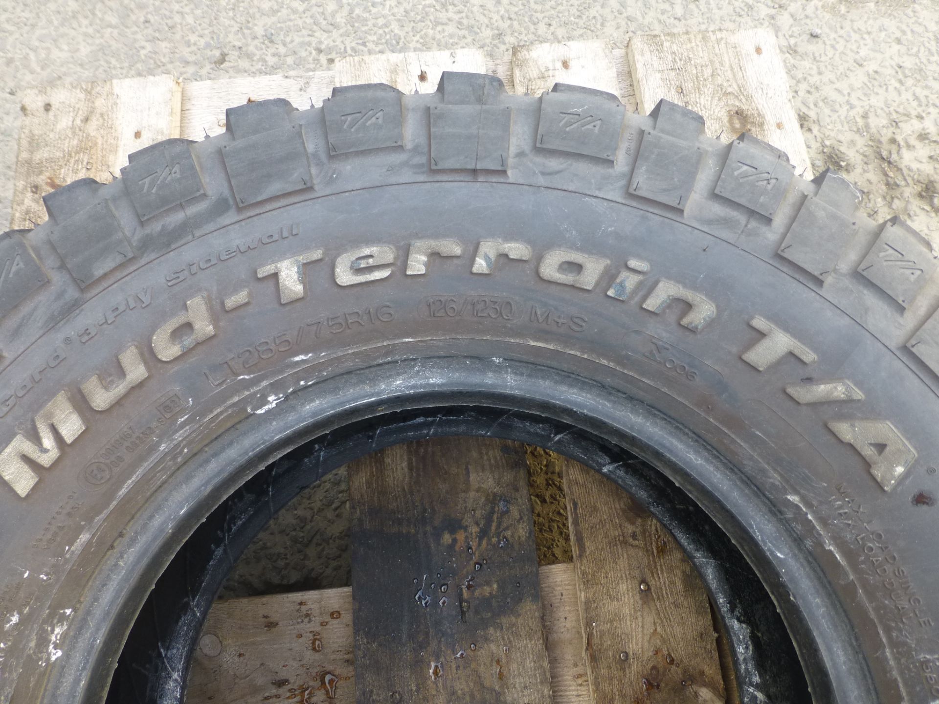 1 x BF Goodrich Mud Terrain TA LT 285/75 R16 Tyre - Bild 5 aus 6